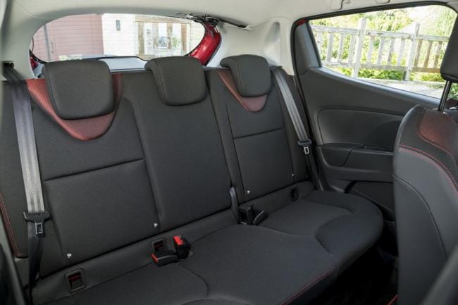 Renault Clio à 2 mn de la gare with Audio / iPod input