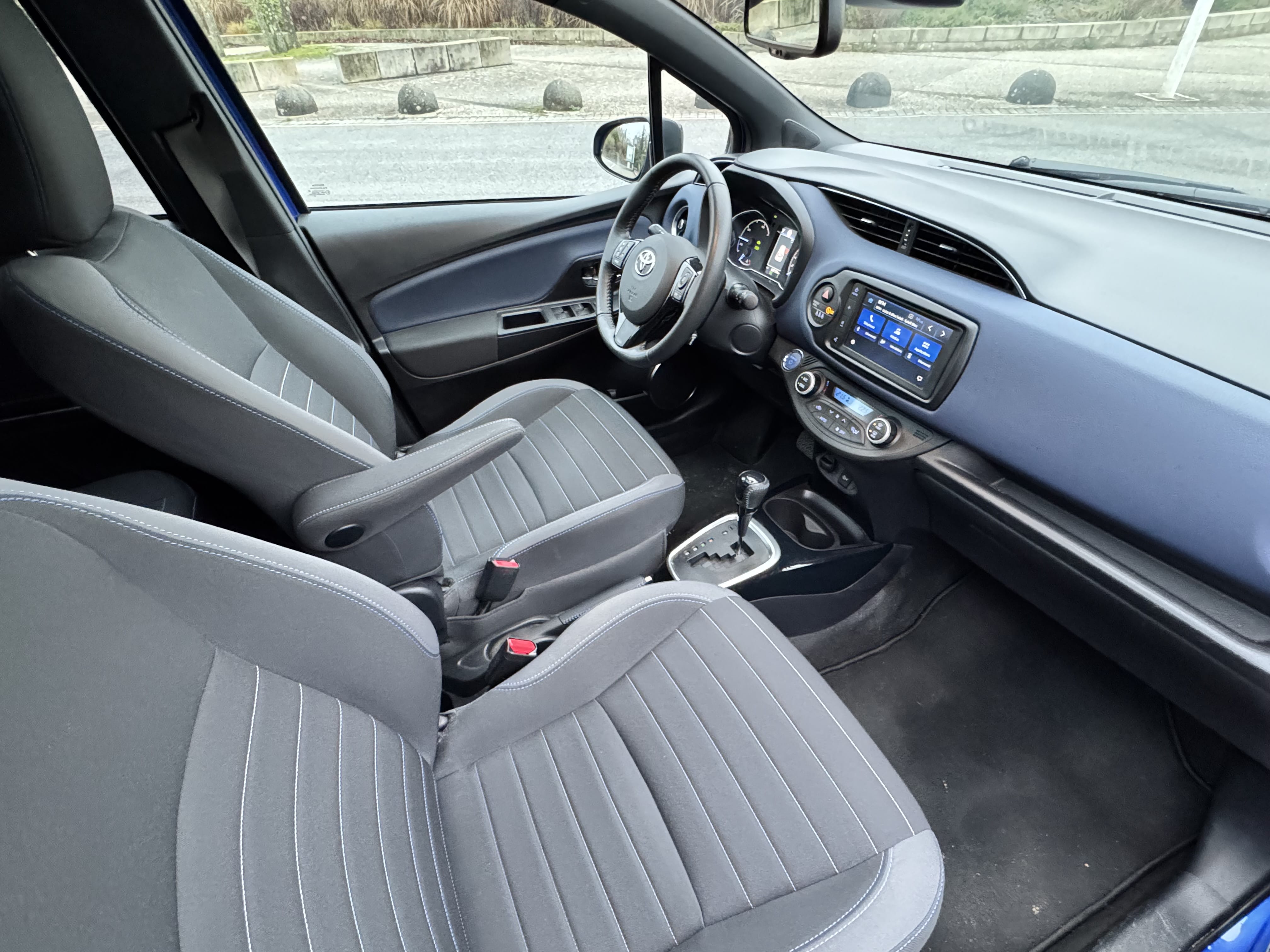 Toyota Yaris Hybride avec Climatisation