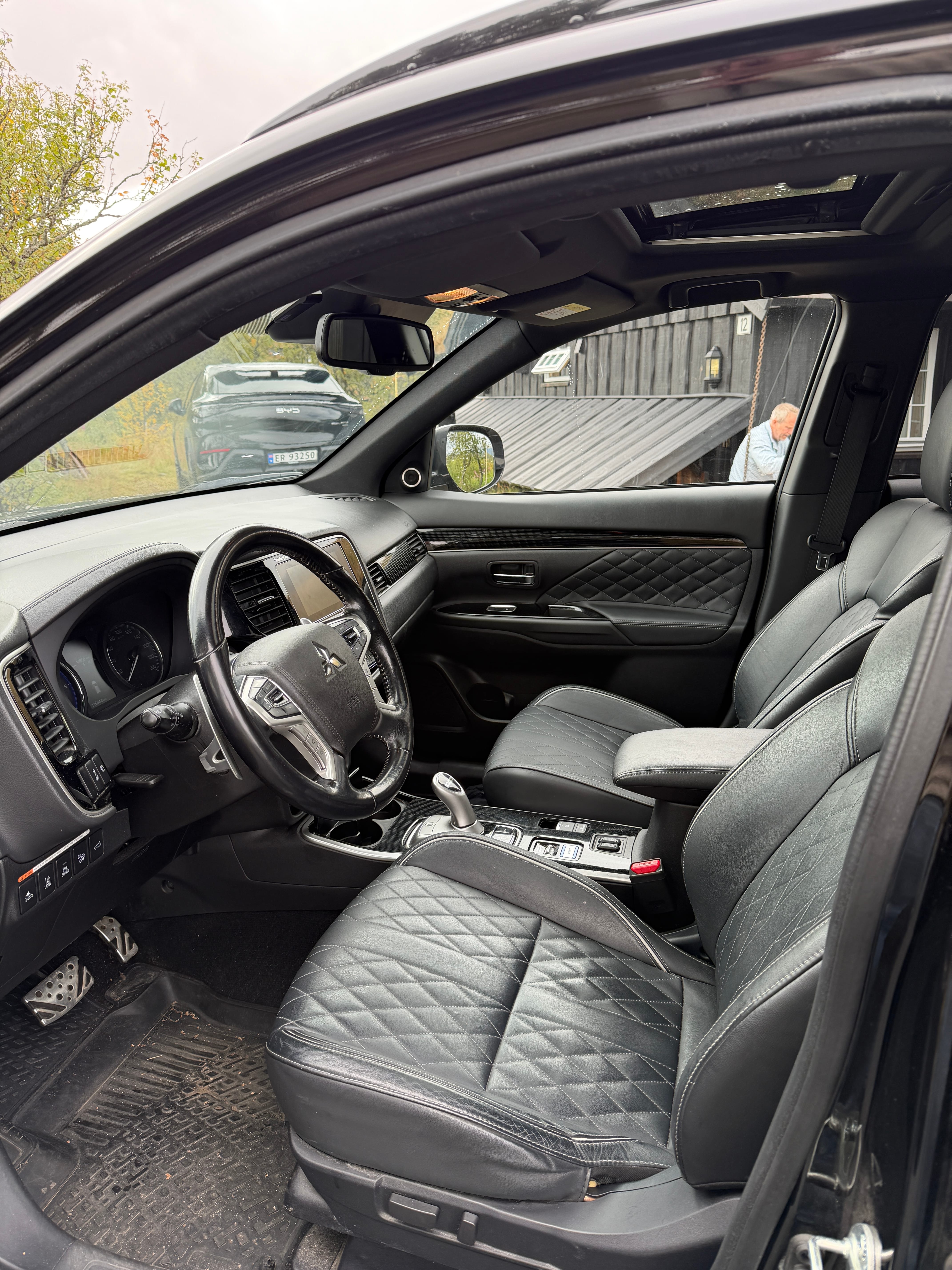 Mitsubishi Outlander Sport S med Bluetooth audio