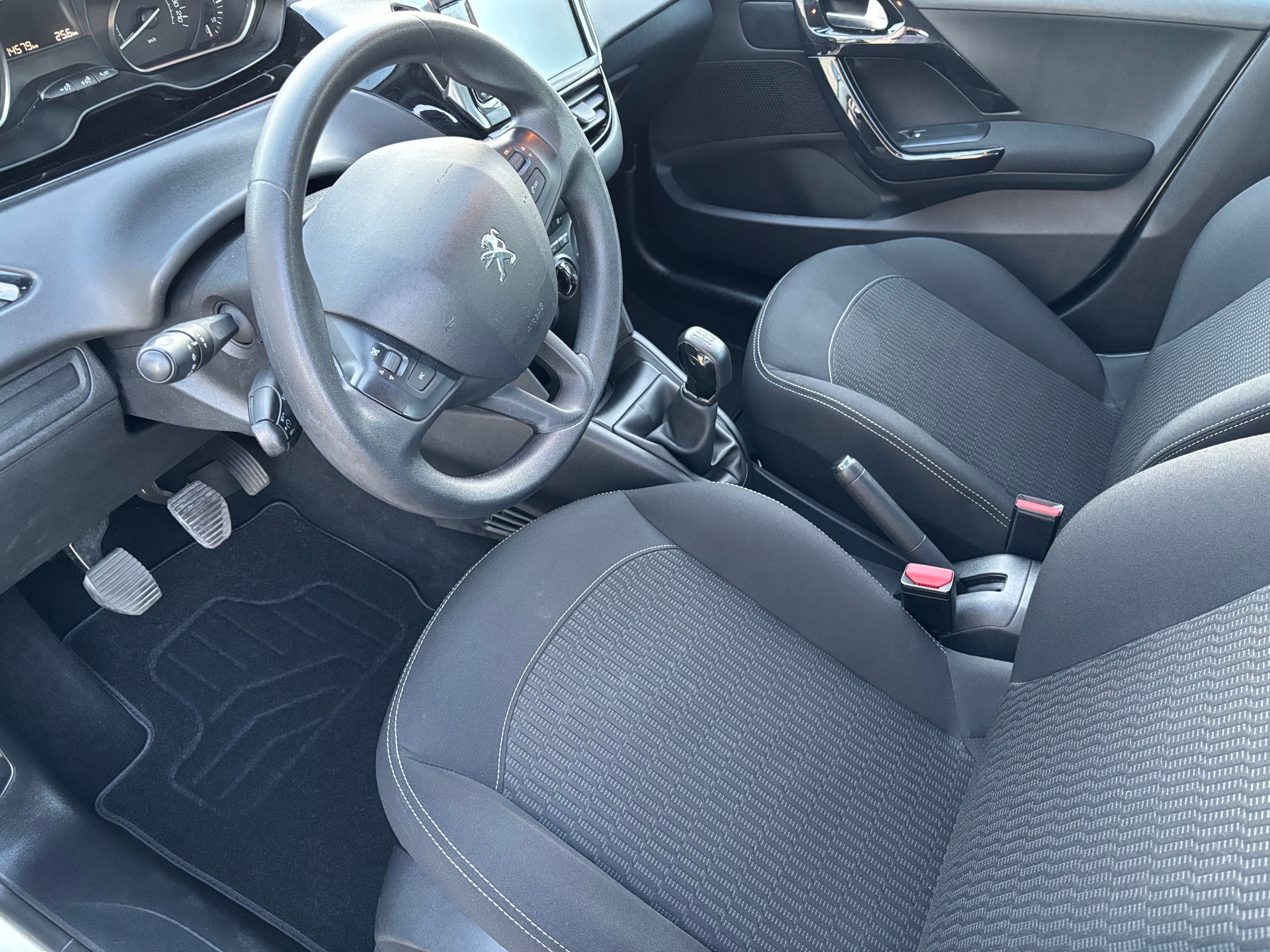 Peugeot 208 1,2 83 cv avec Audio Bluetooth
