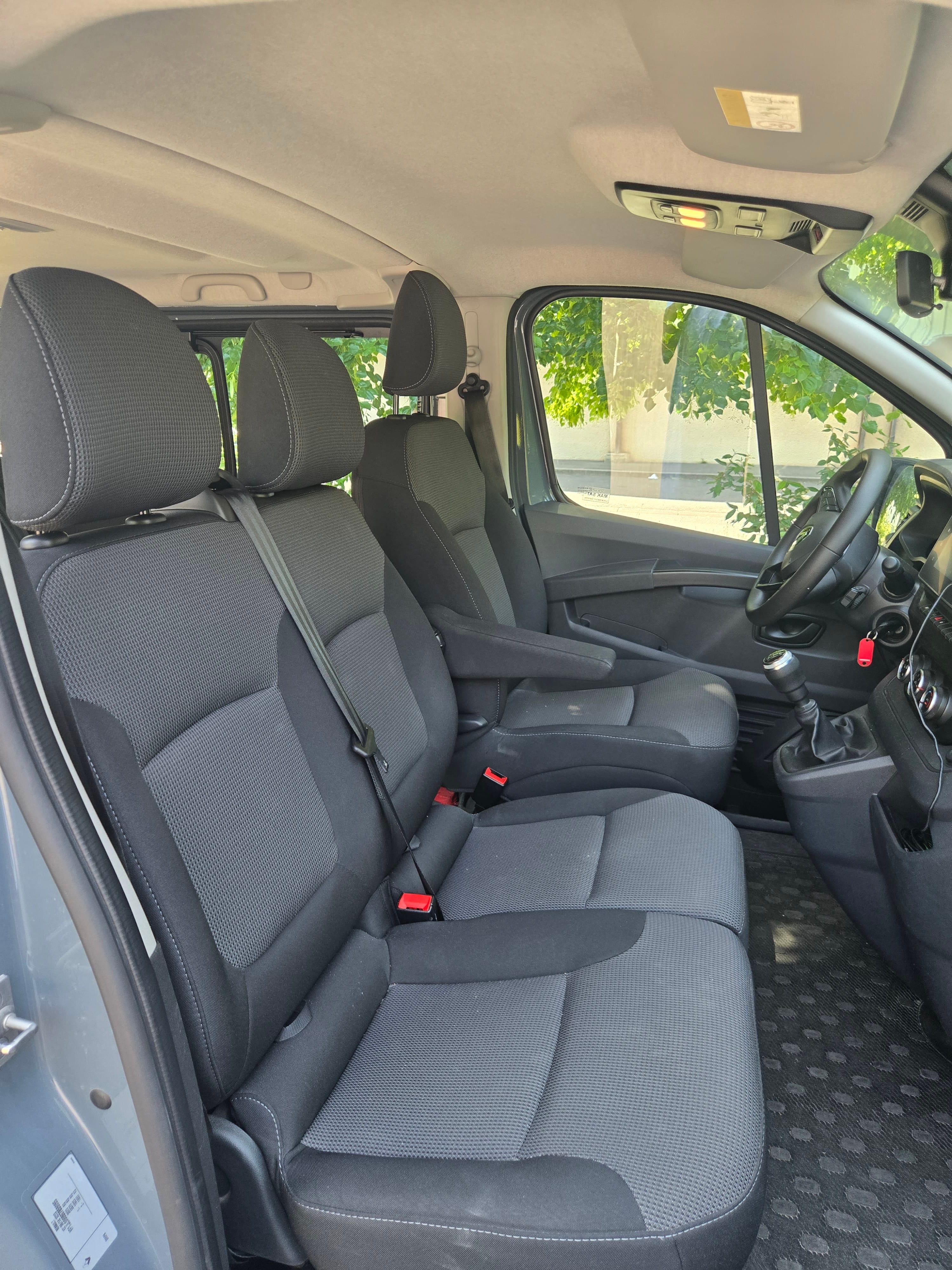 Renault Trafic Passenger Renault Trafic 9 places – 2.0 dci 150 CV – CarPlay avec Audio Bluetooth