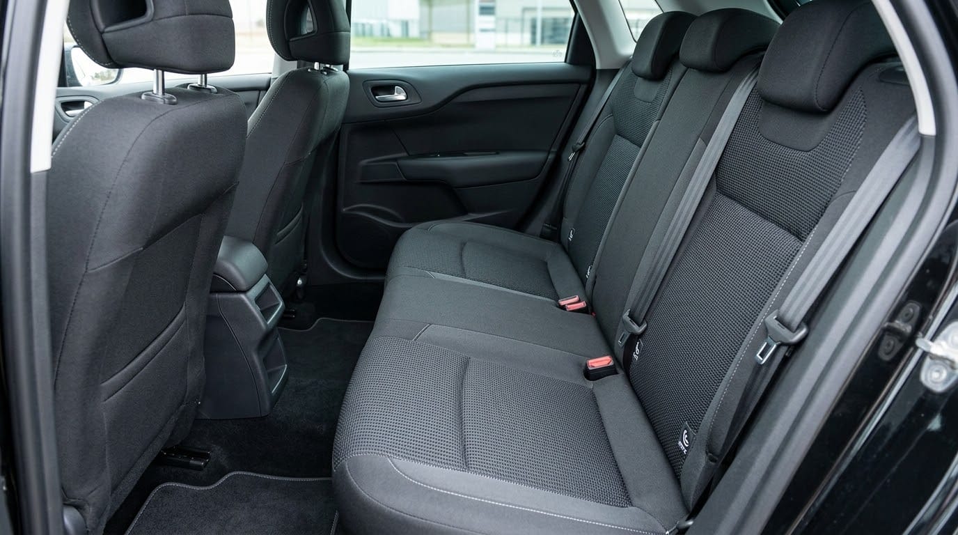 Citroen C4 1.6 BlueHDI 120cv avec Siège bébé