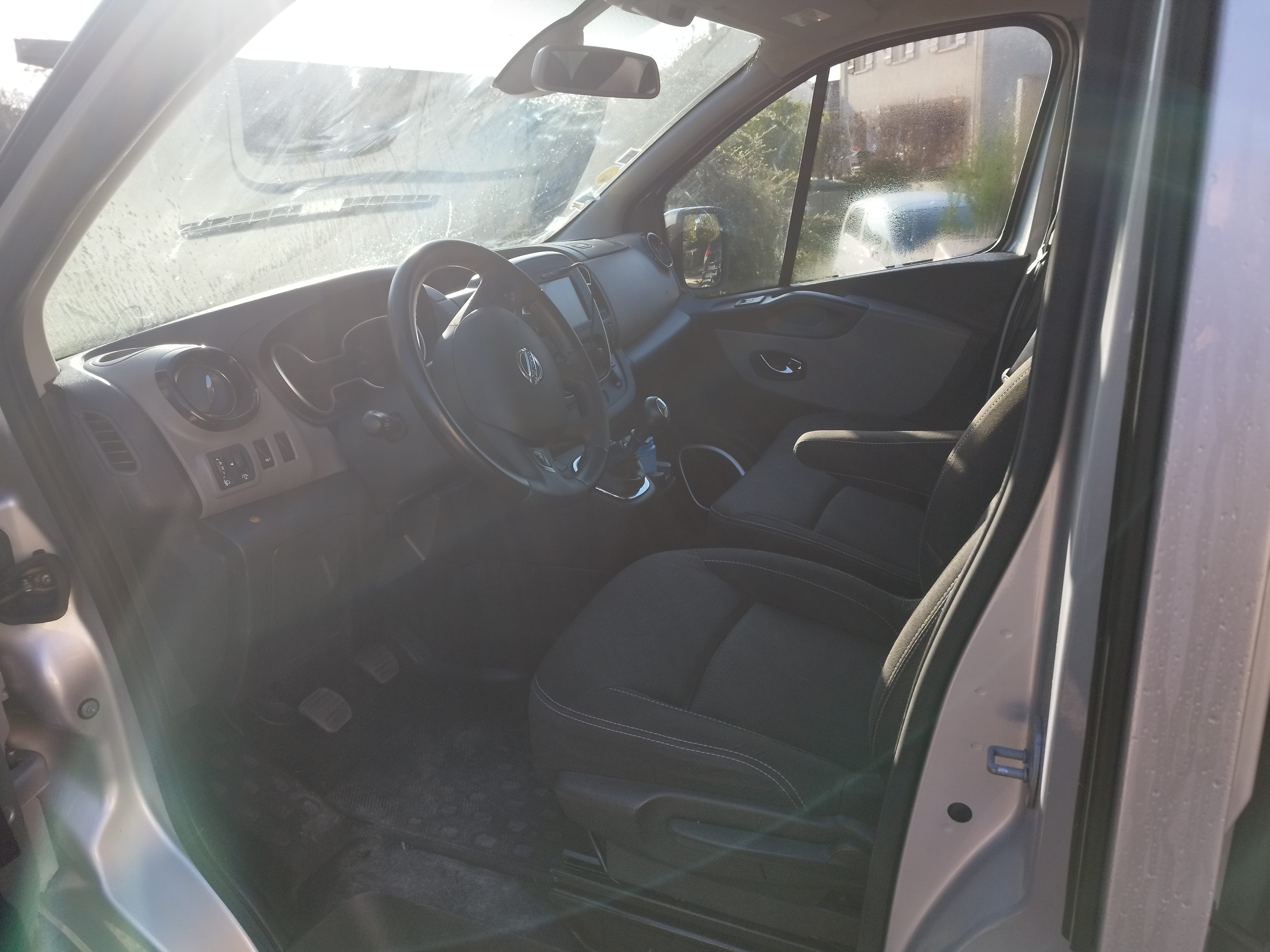 Nissan NV300 Minibus