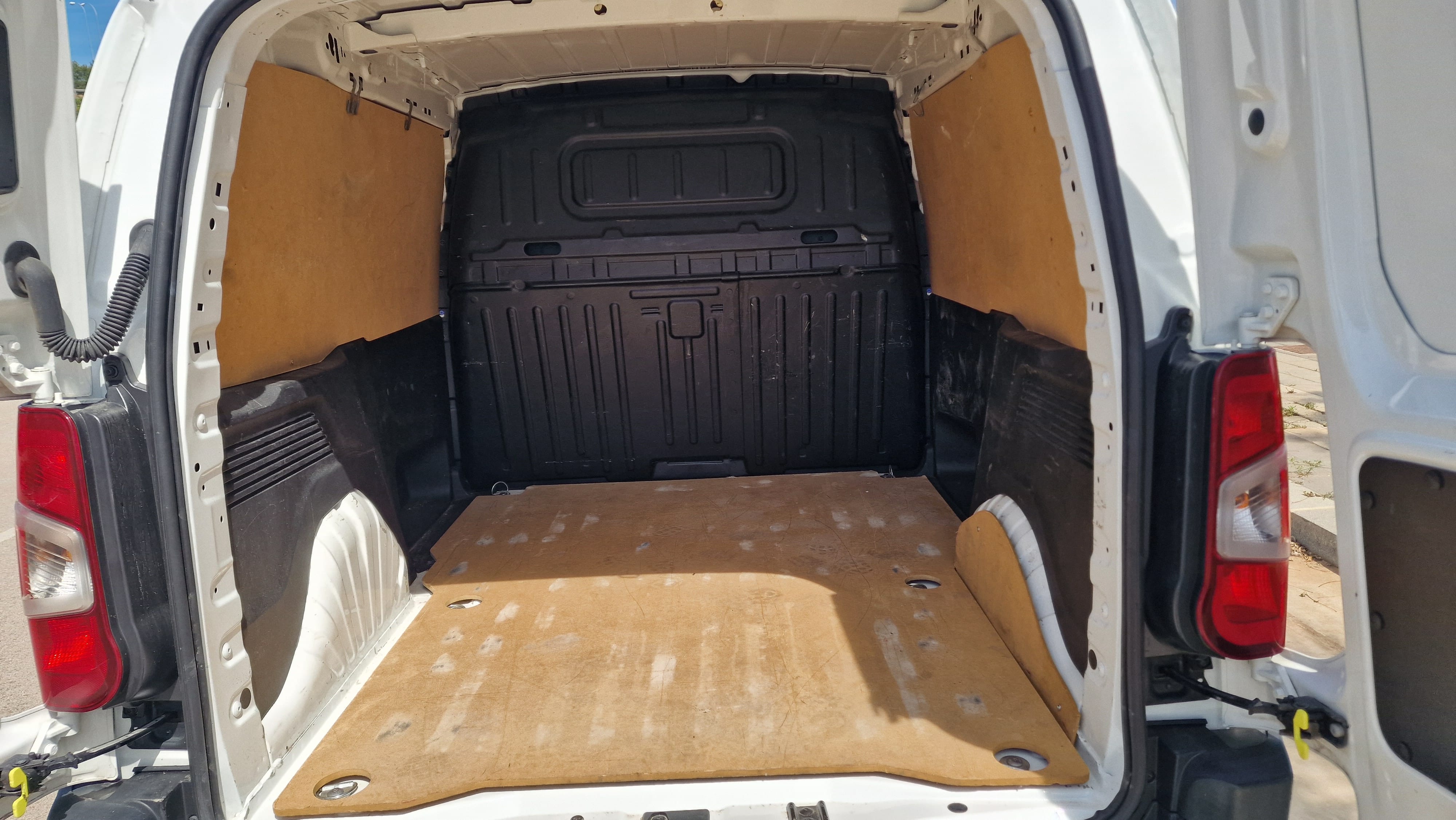 Opel Combo with USB charging ports
