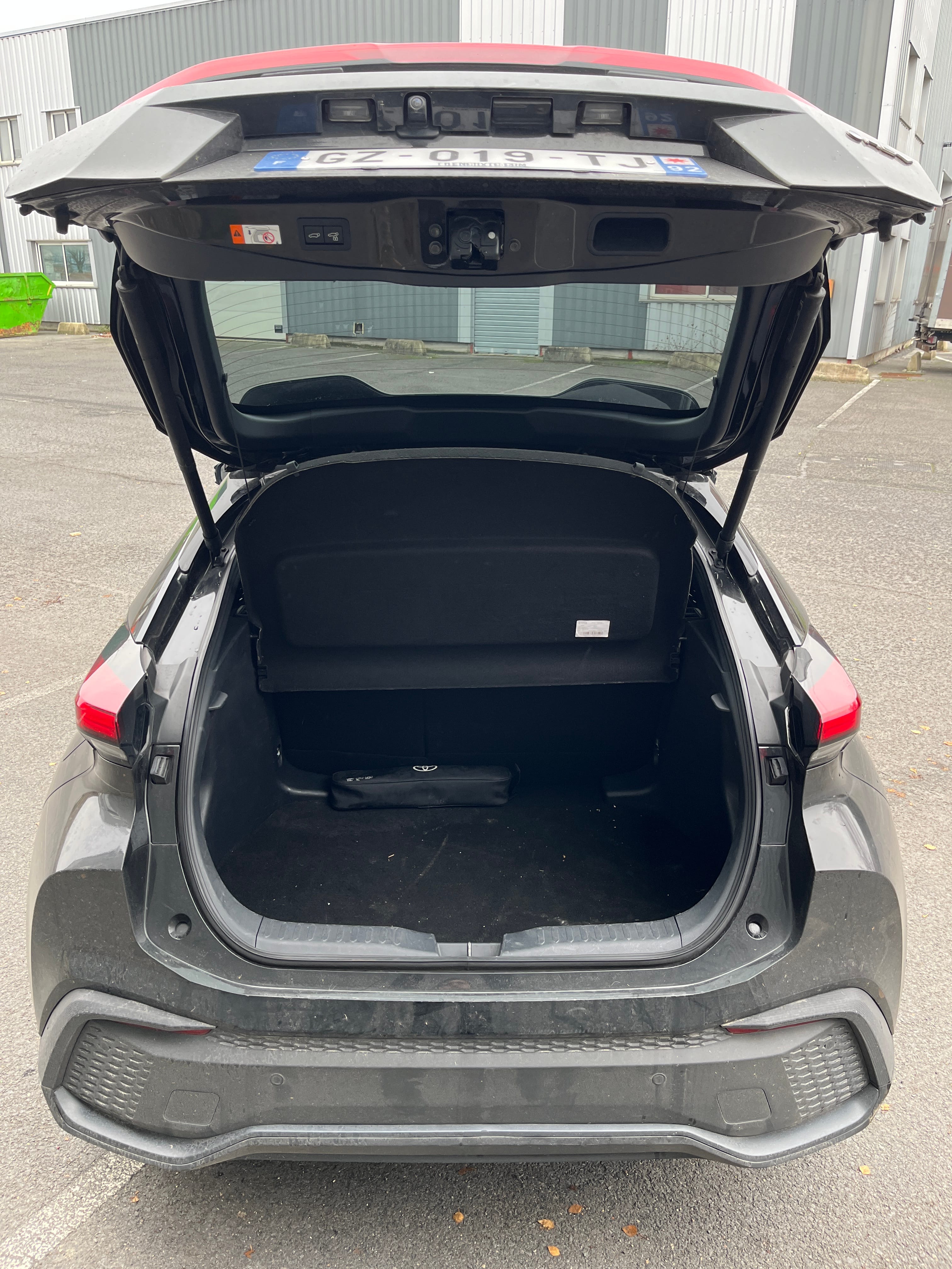 Toyota C-HR Hybrid avec Apple CarPlay