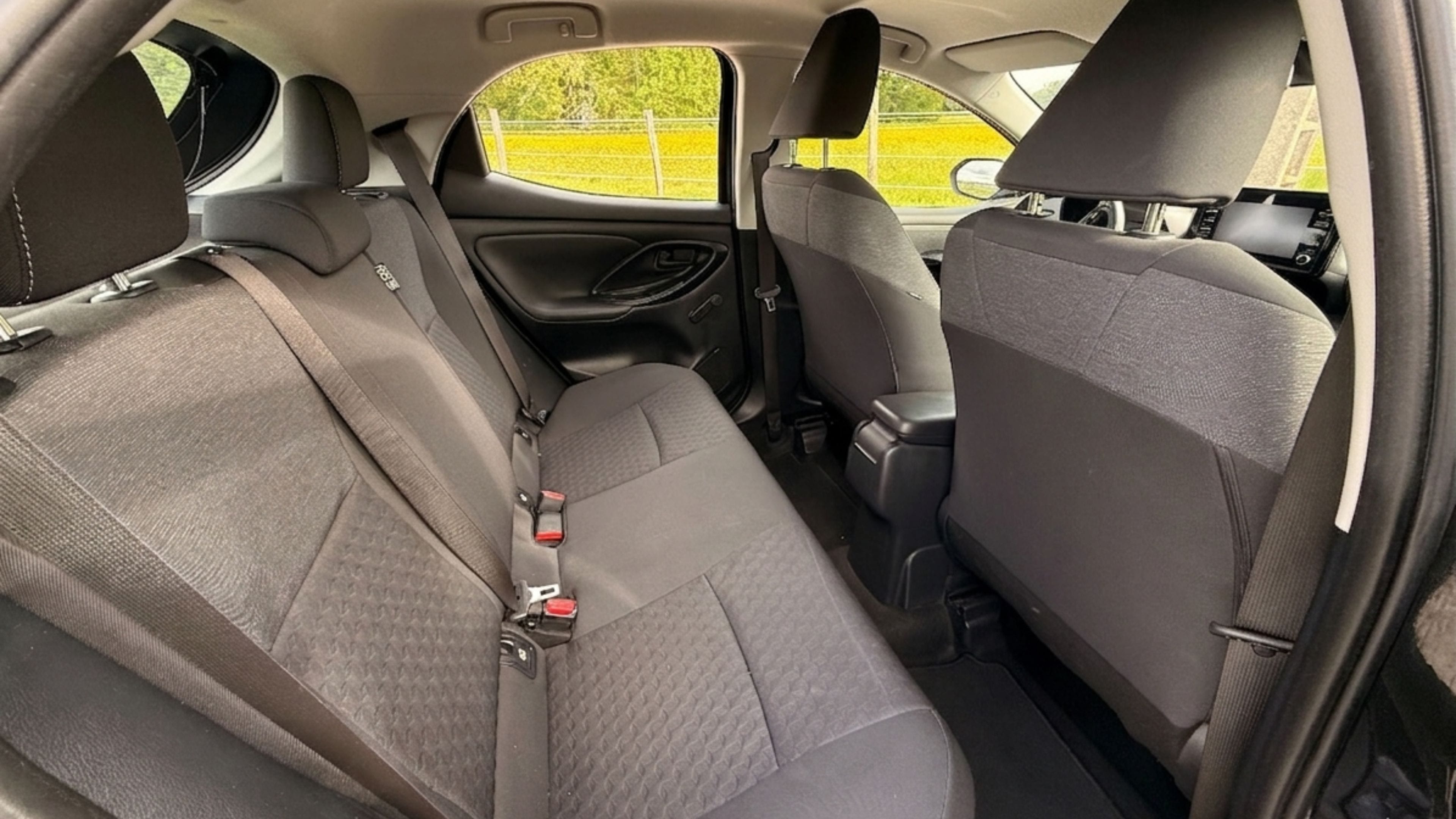 Toyota Yaris Hybride avec Siège bébé
