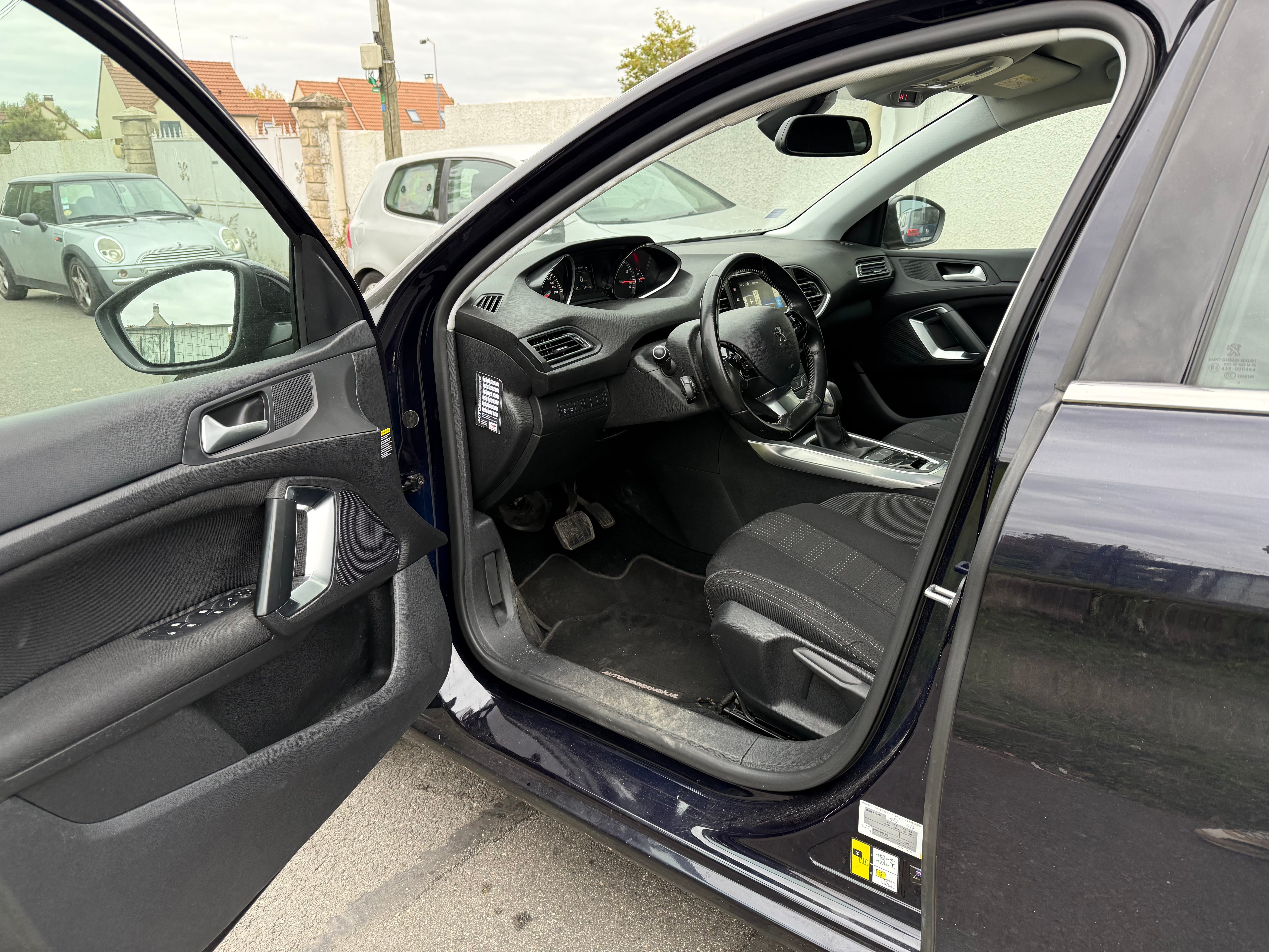 Peugeot 308 avec GPS