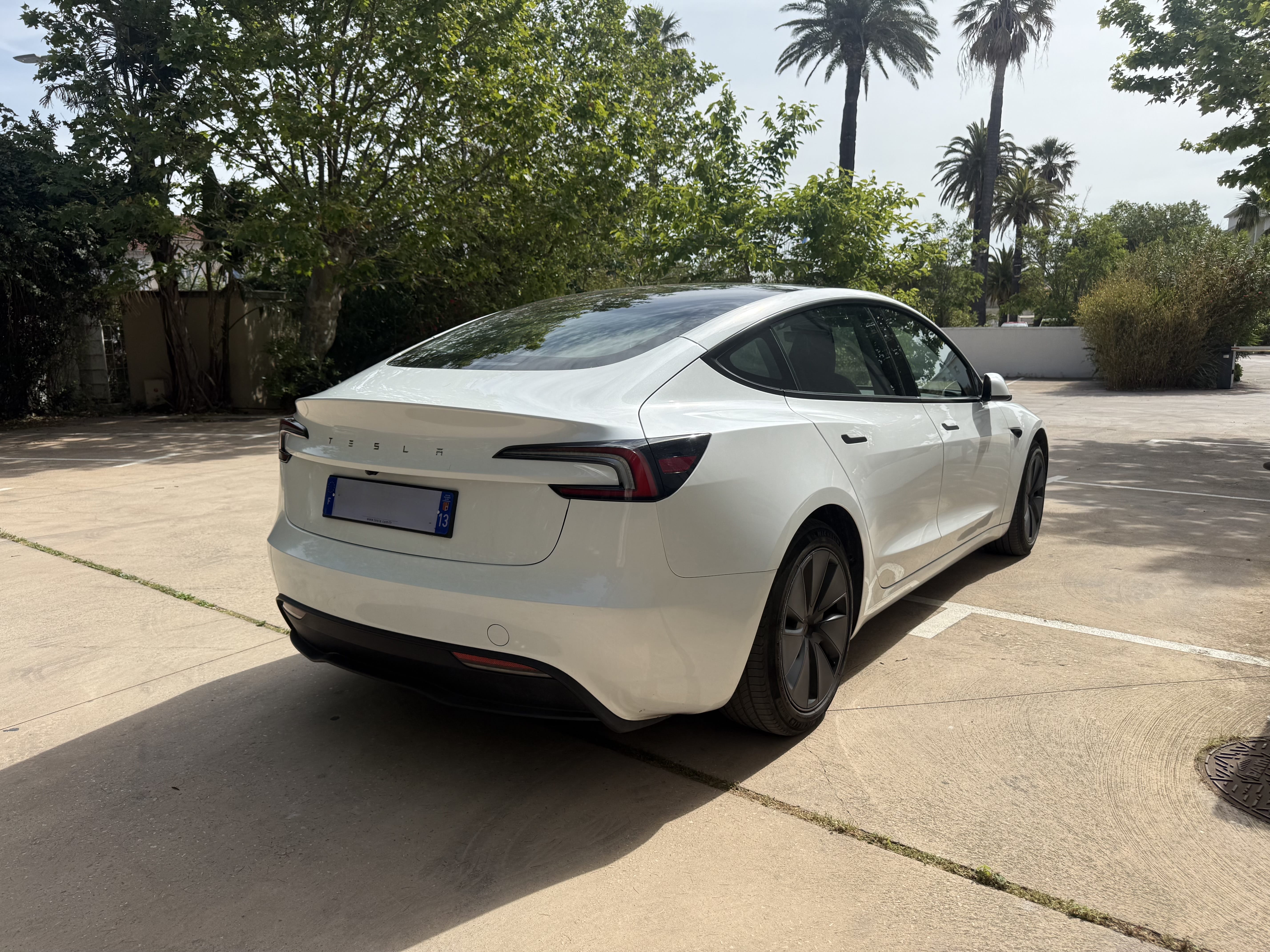 Tesla Model 3 avec Caméra de recul