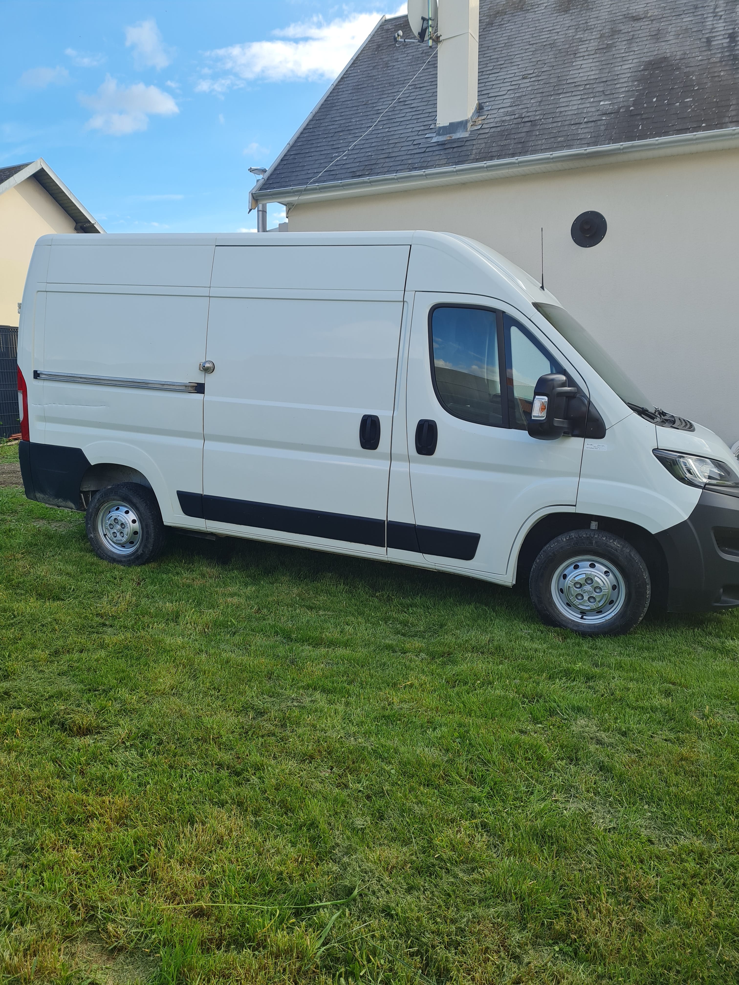 Peugeot Boxer FOURGON.  12 m³ avec Régulateur de vitesse