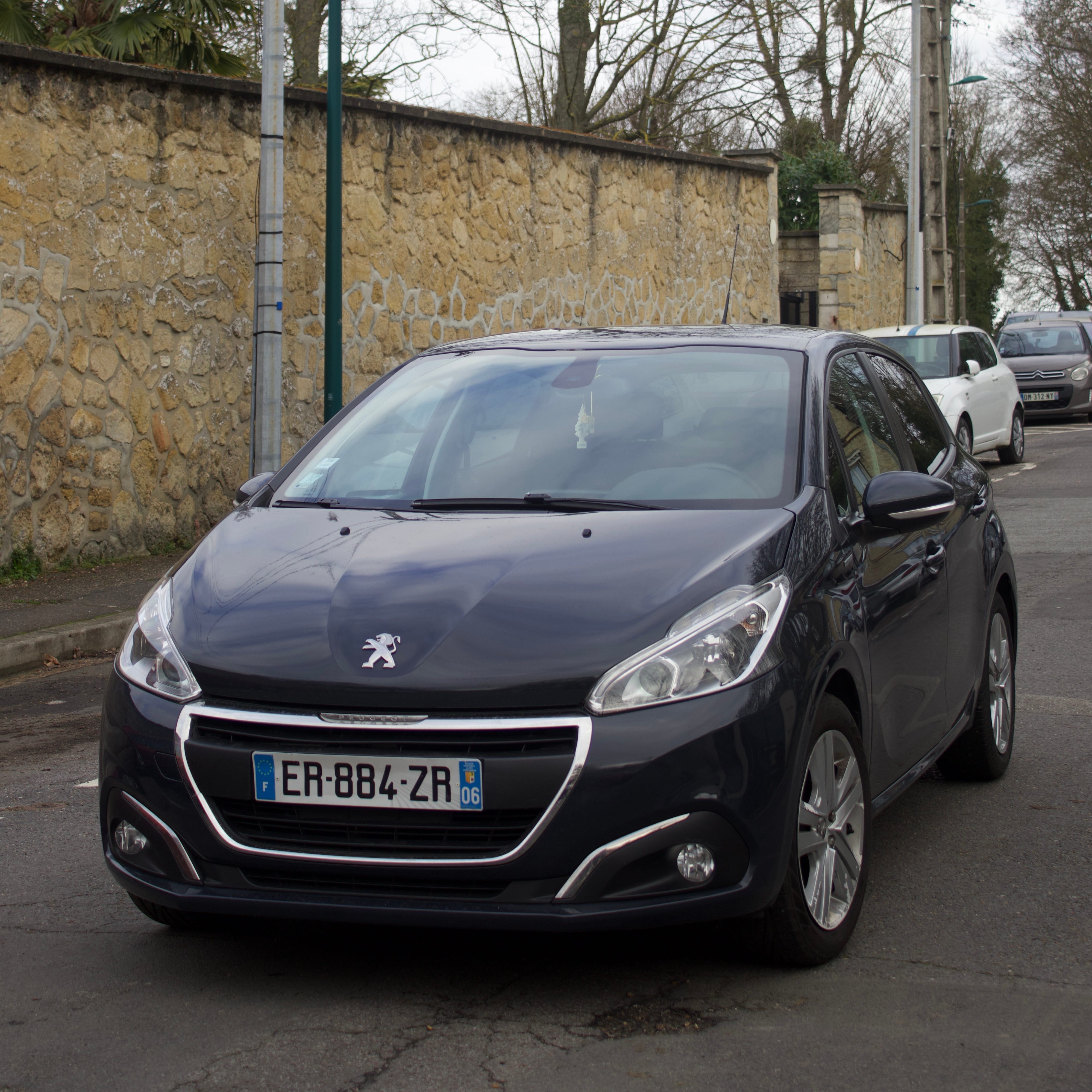 Peugeot 208 avec Climatisation