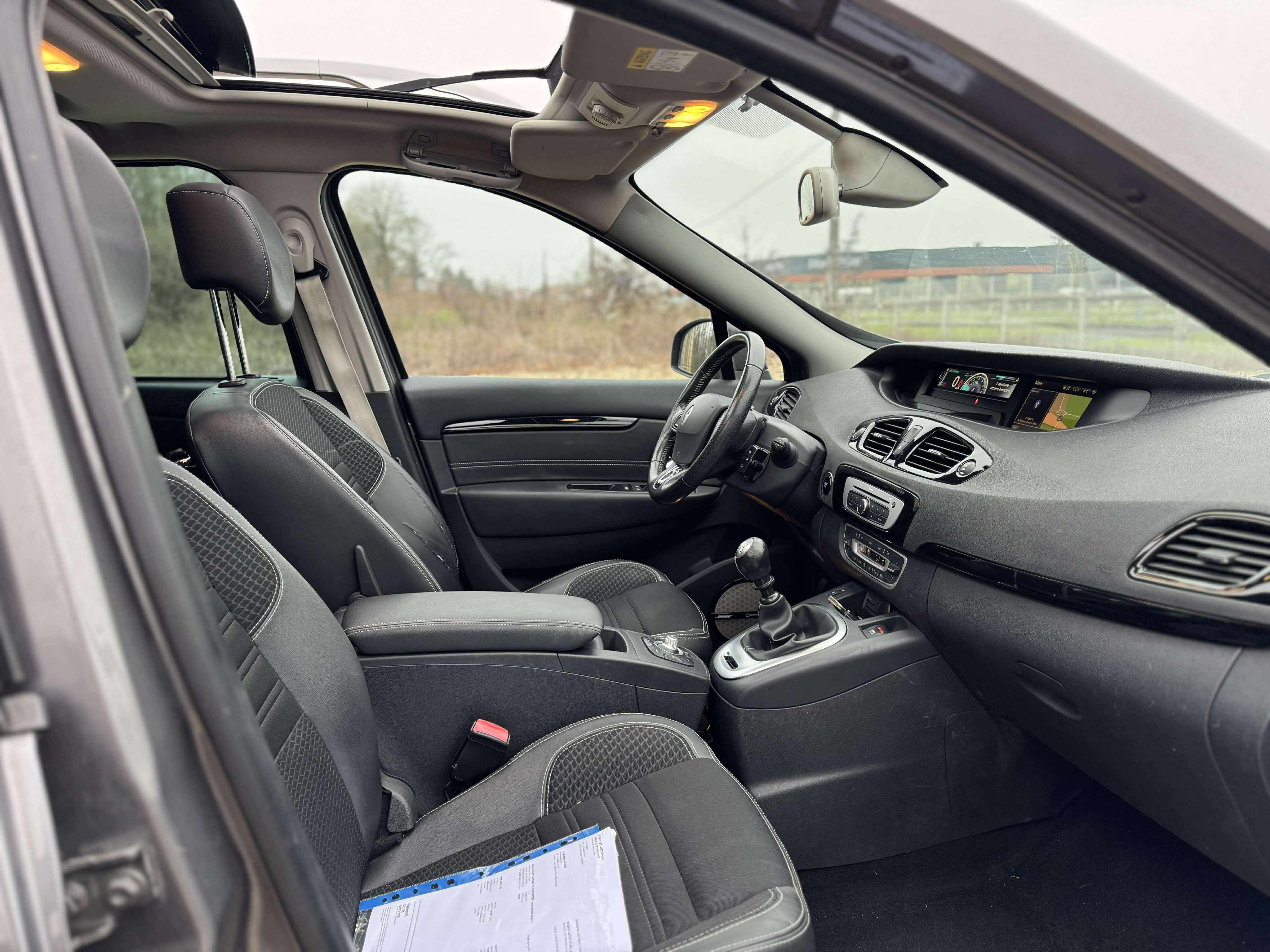 Renault Mégane Scenic avec Porte-vélos