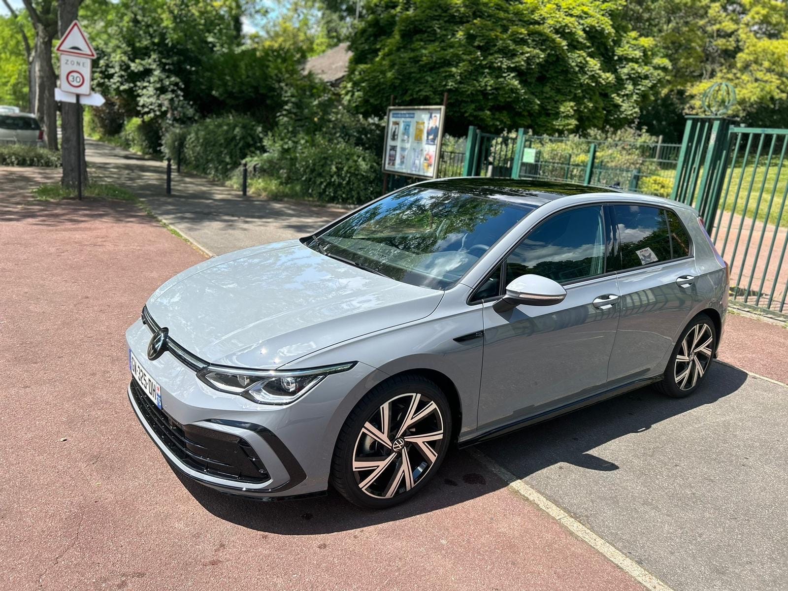 Volkswagen Golf, 2024, Essence 98, automatique