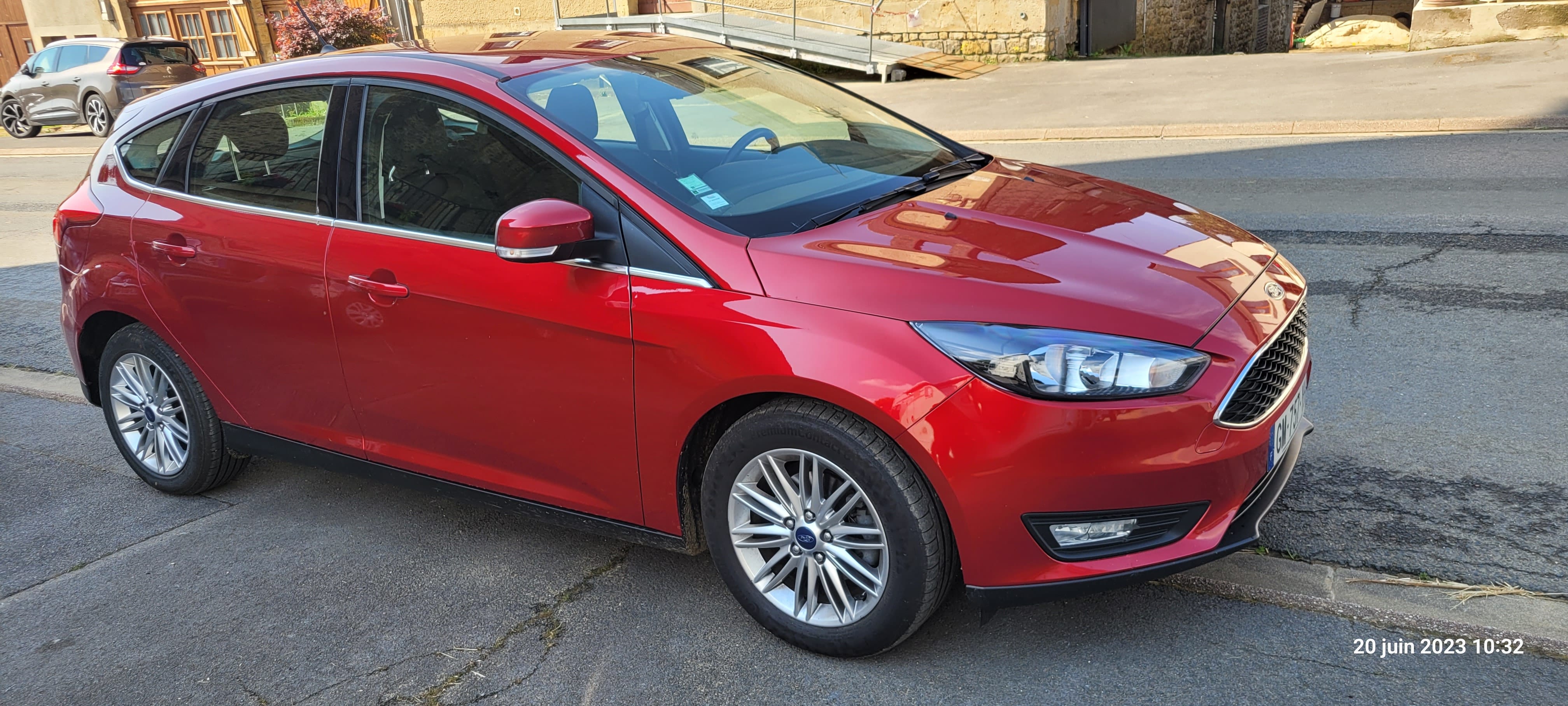 Ford Focus avec Entrée audio / iPod