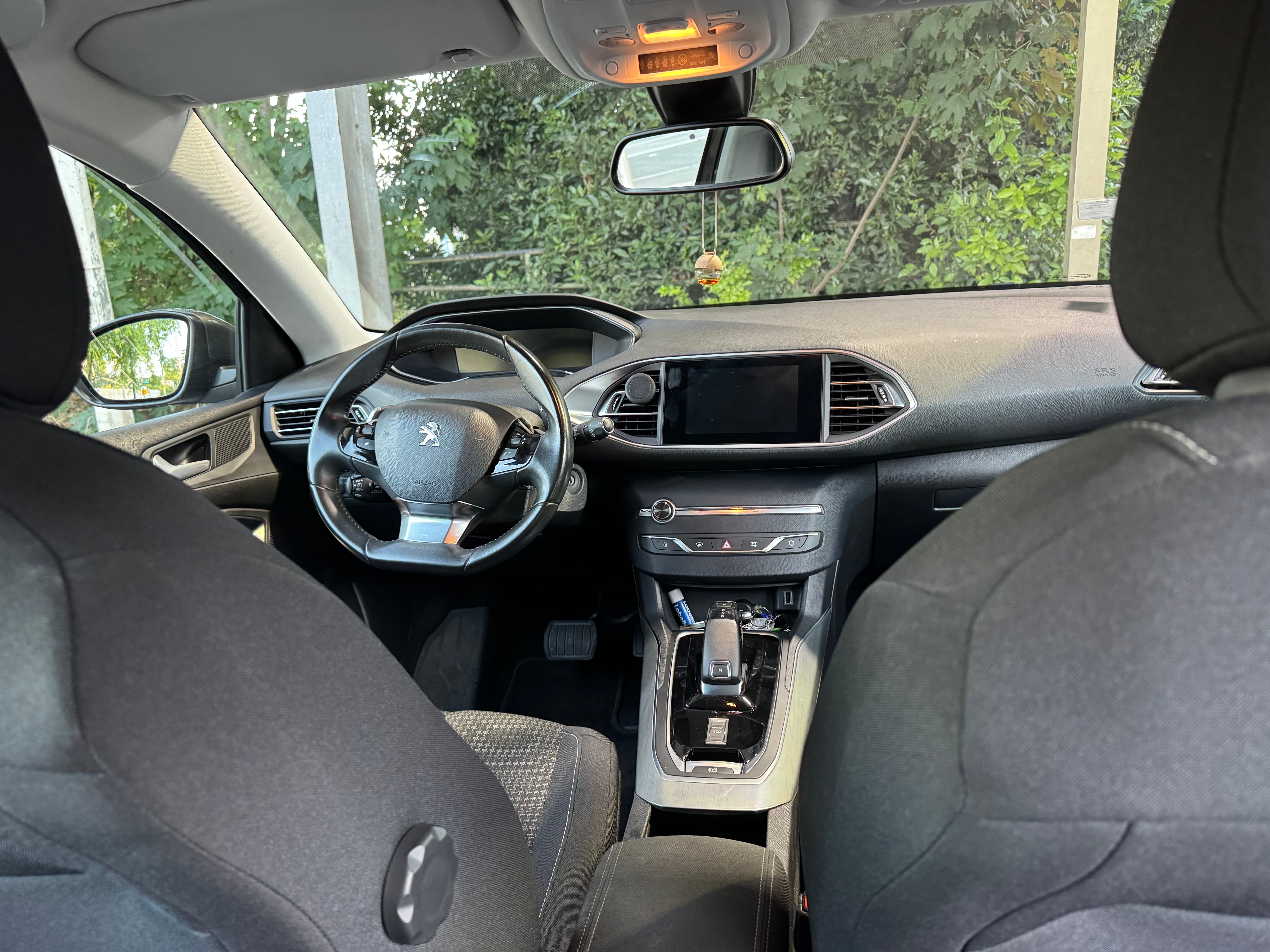 Peugeot 308 avec GPS