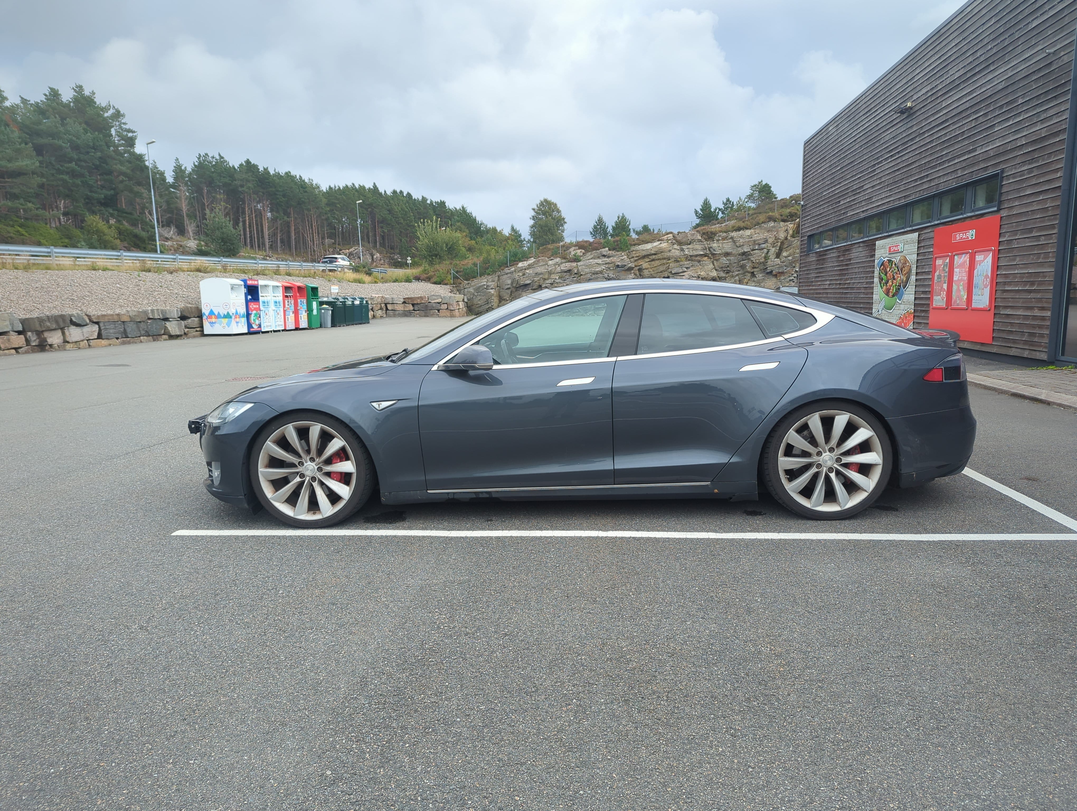 Tesla Model S P85D med Aircondition