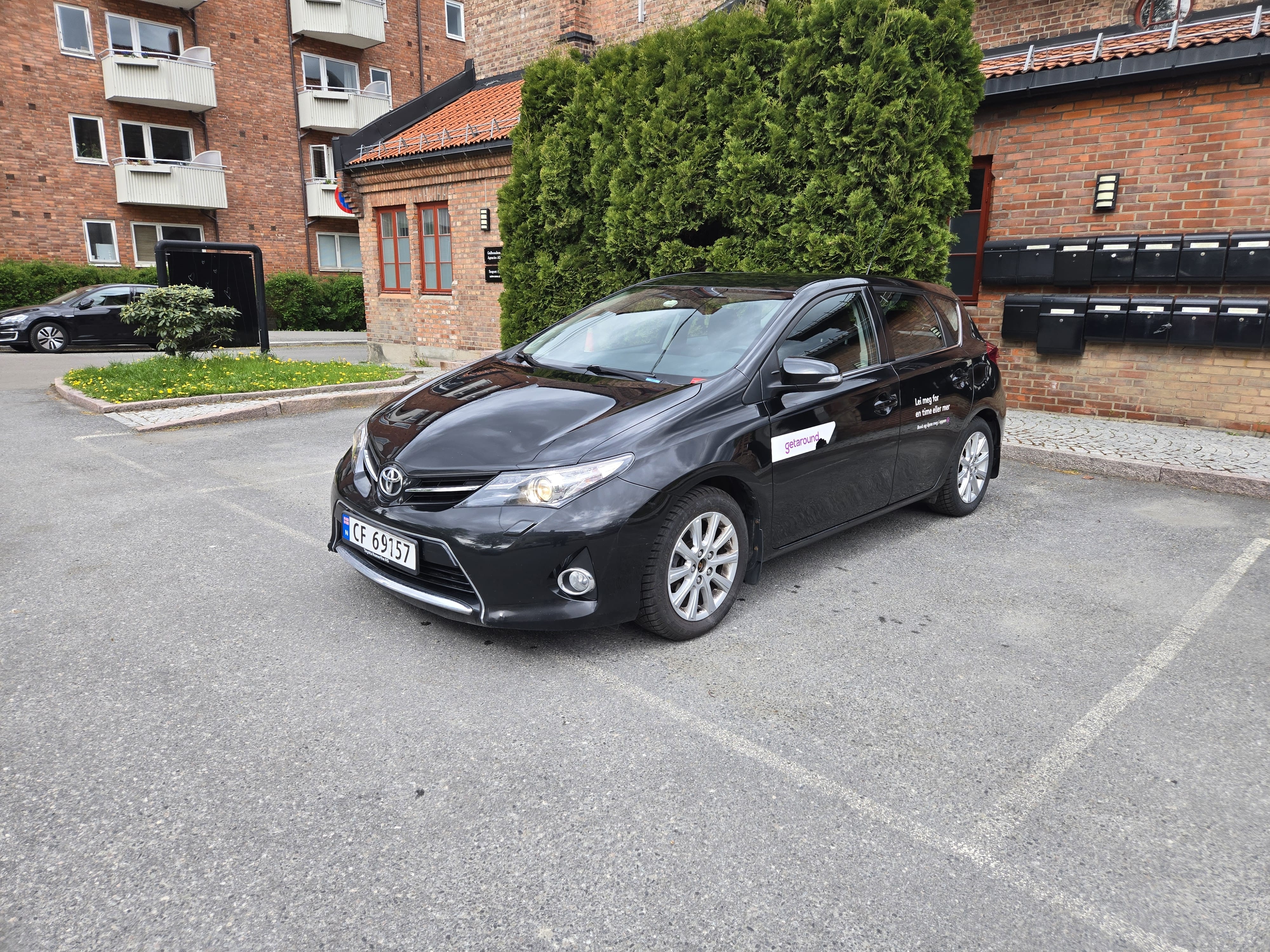 Toyota Auris 1,6 Bensin/ Automat/ hengerfeste, inkl. BEBOERKORT PARKERING., 2013, Blyfri 95, automatic