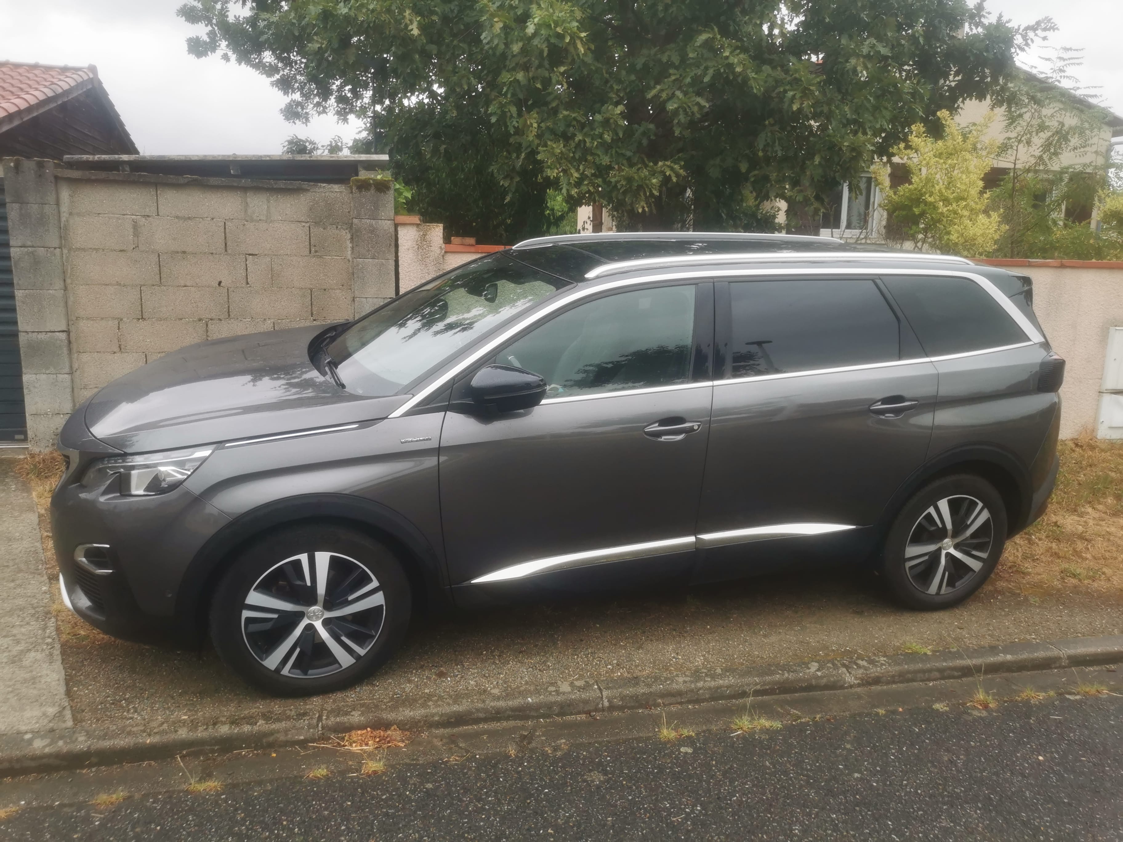 Peugeot 5008, 2017, Diesel, automatique, 7 places