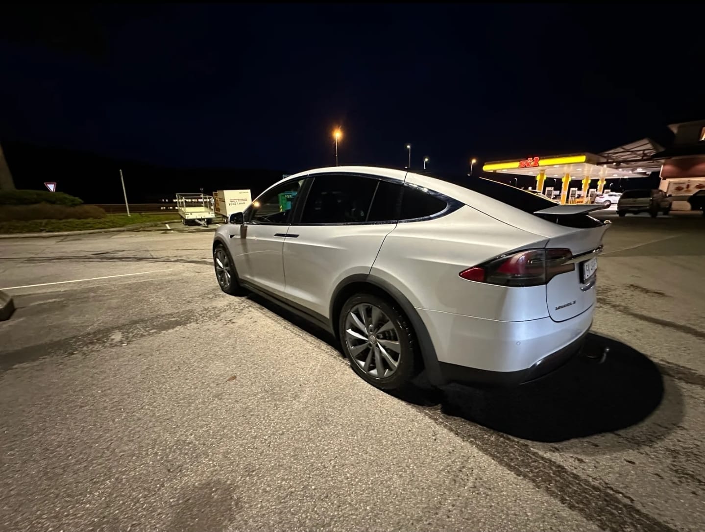 Tesla Model X 100D med GPS