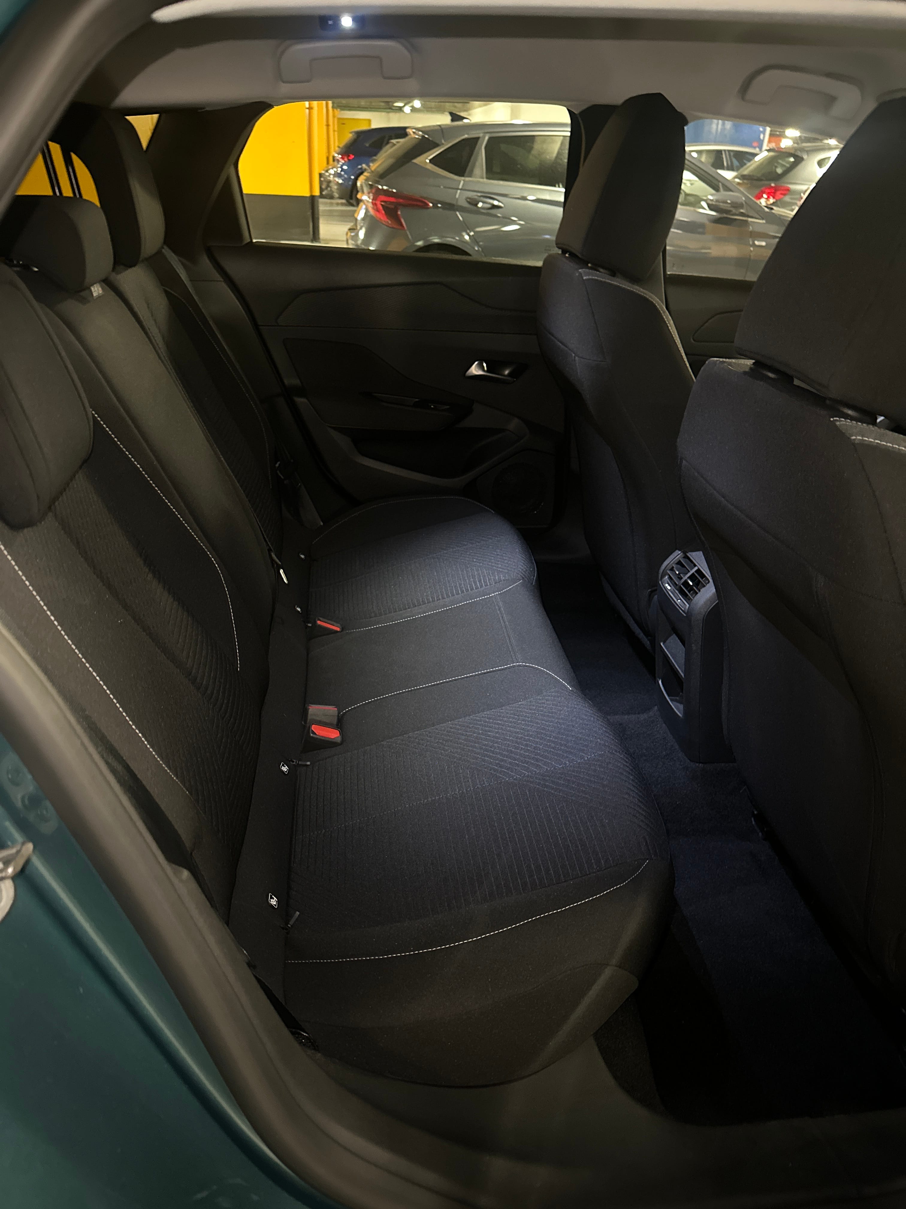 Peugeot 308 SW avec Siège bébé
