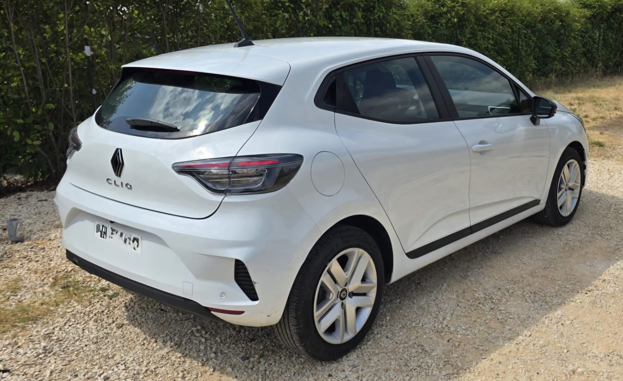 Renault Clio with Backup camera
