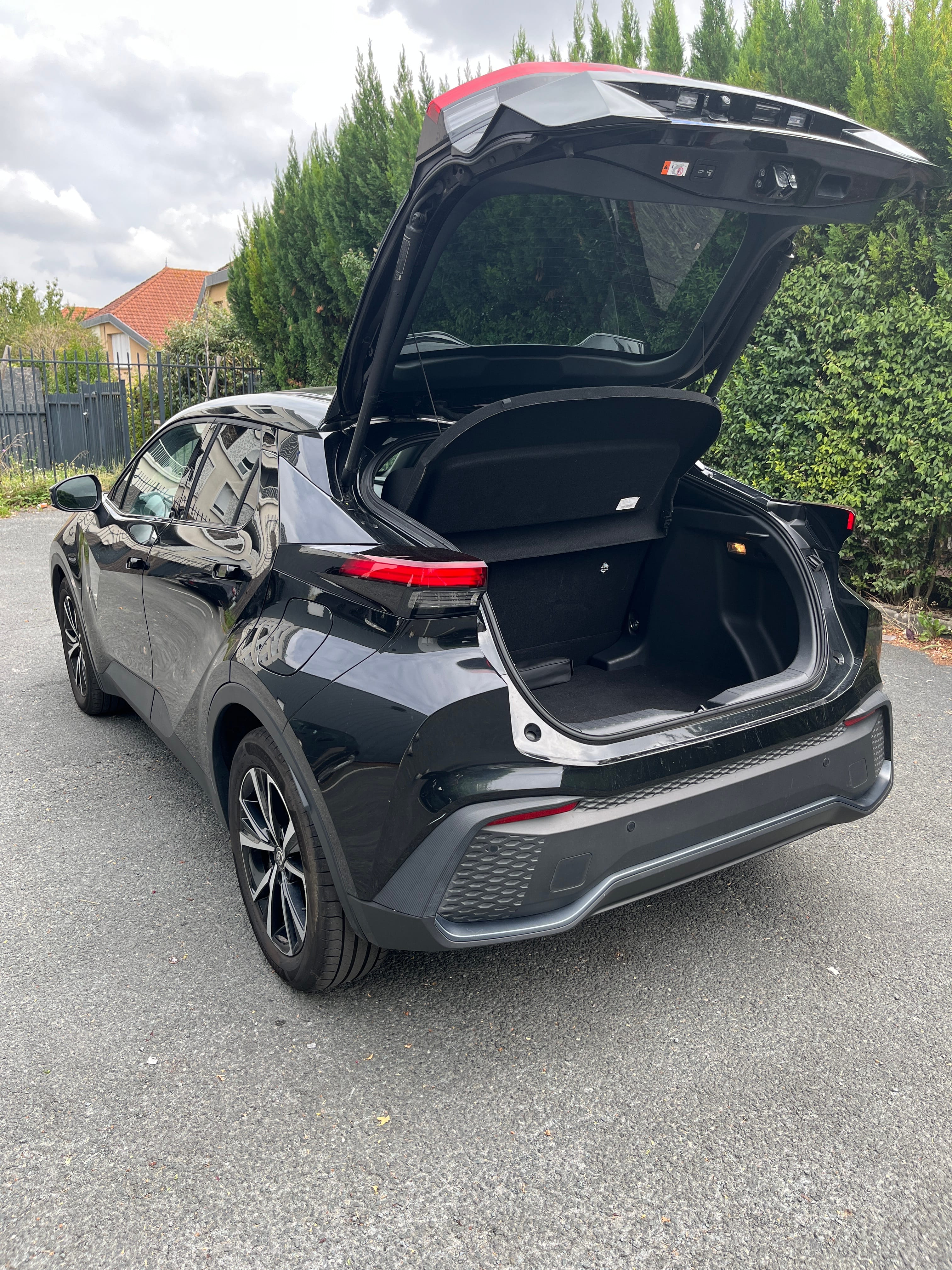 Toyota C-HR Hybrid avec Apple CarPlay