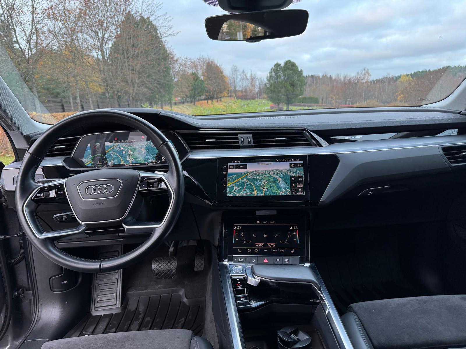 Audi e-tron Quattro Premium with Four-wheel drive