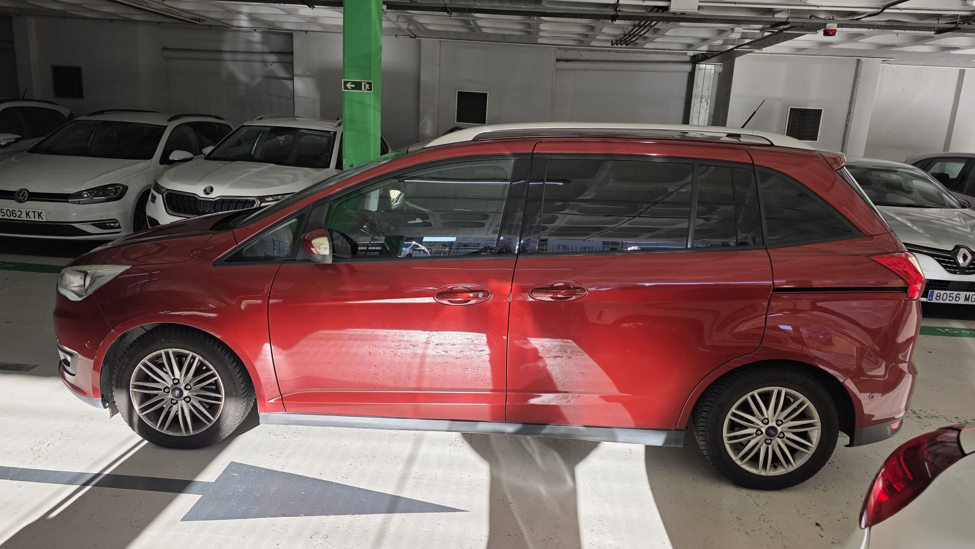 Ford Grand C-Max Cmax 7 plazas with GPS