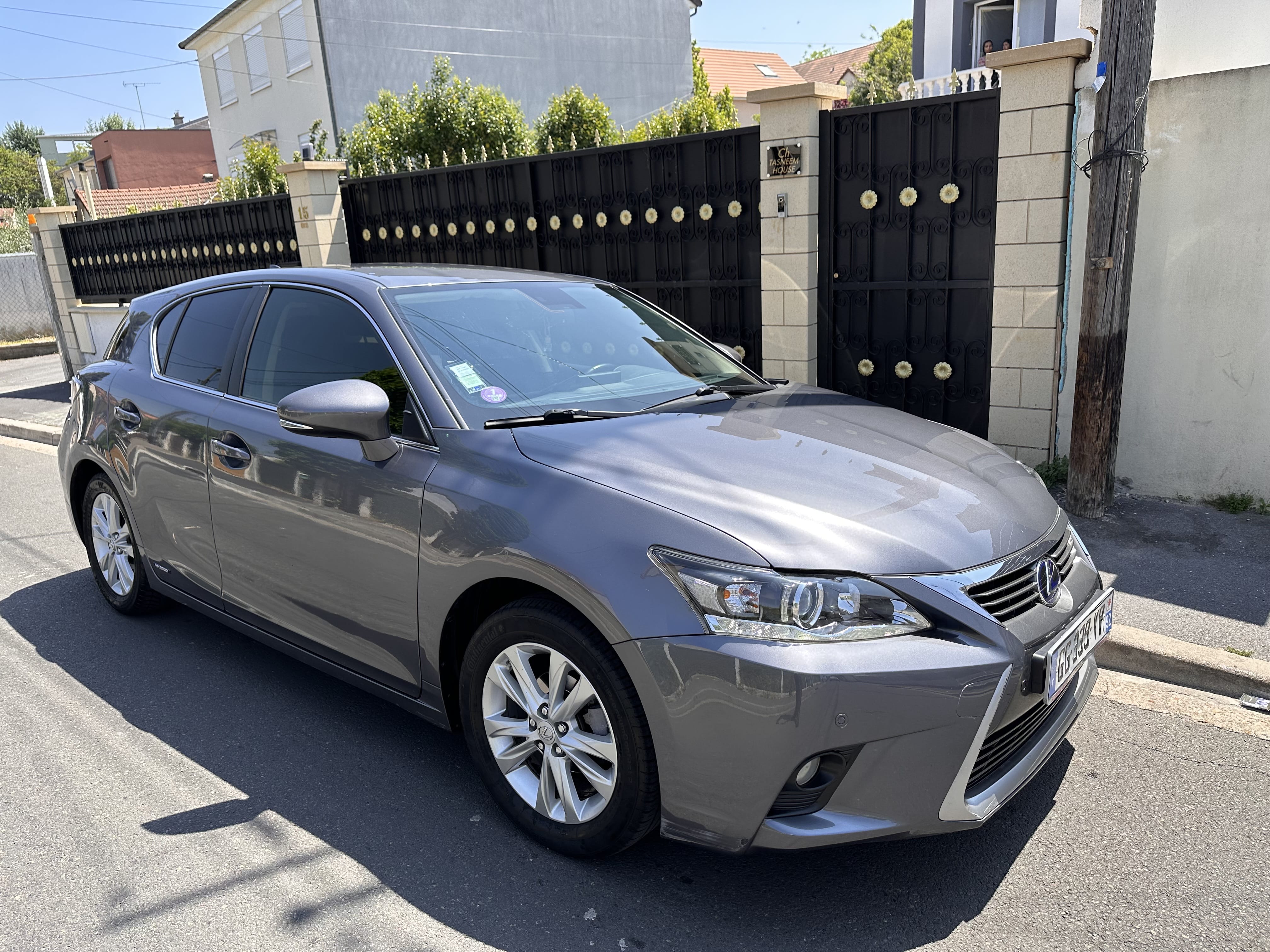 Lexus CT 200h avec Climatisation