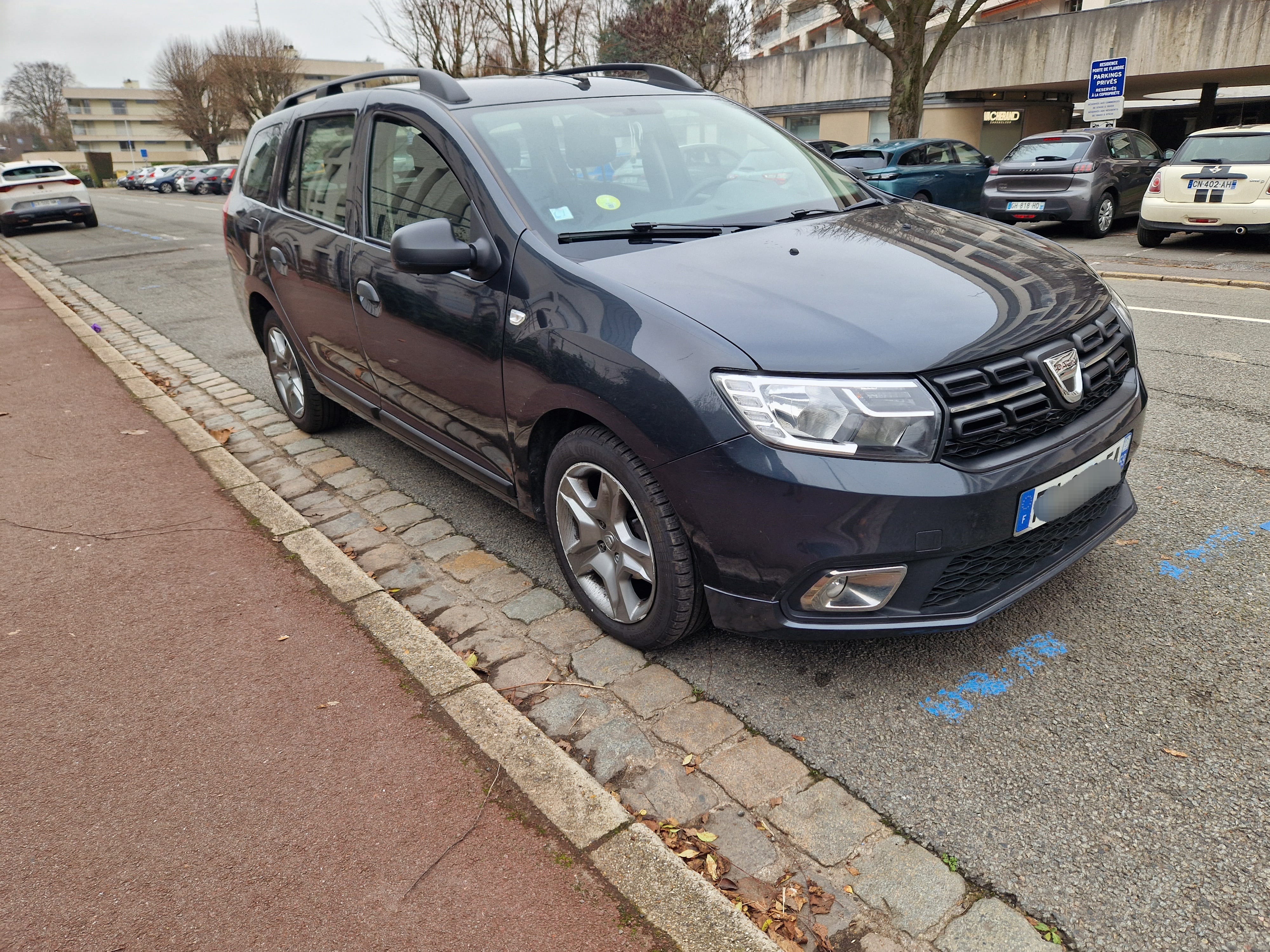 Dacia Logan MCV avec Climatisation