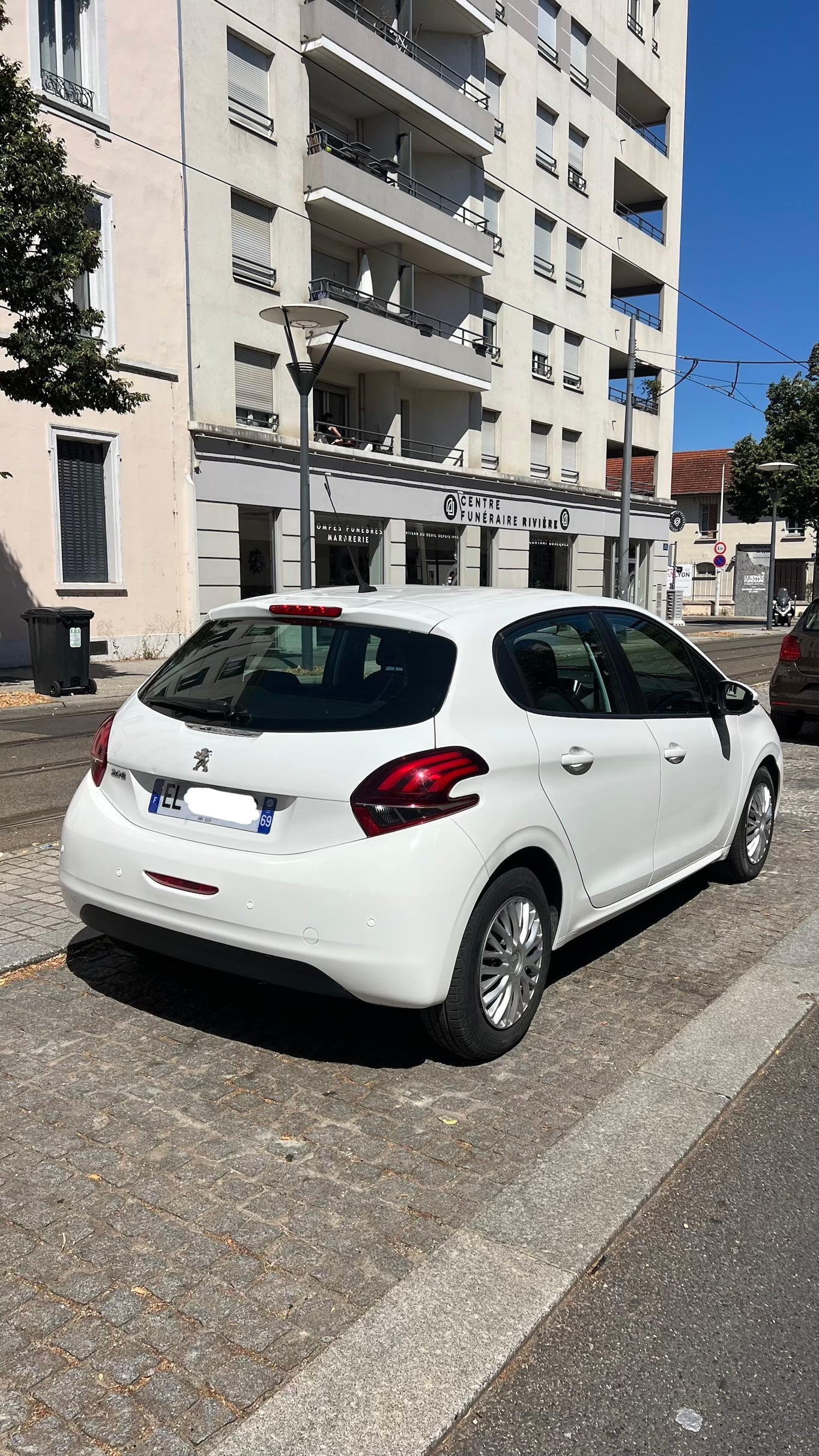 Peugeot 208 avec GPS