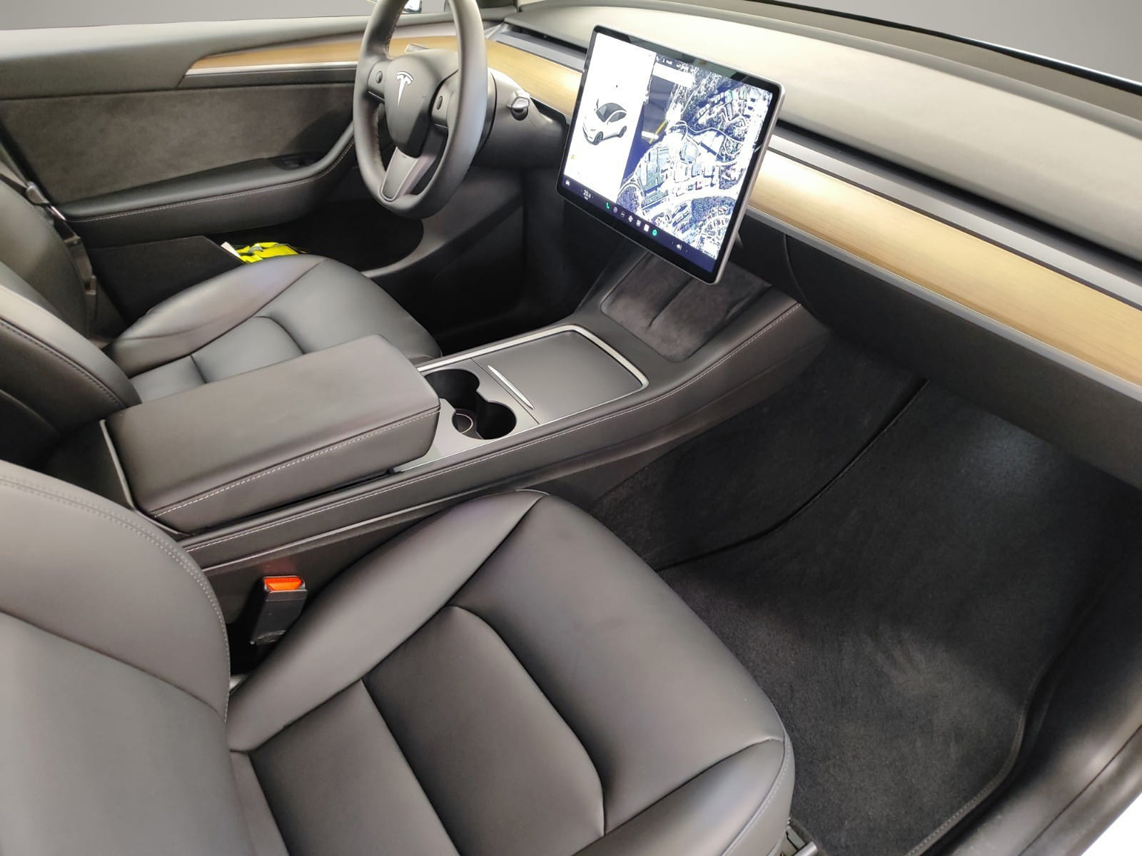 Tesla Model Y Performance med Cruisekontroll