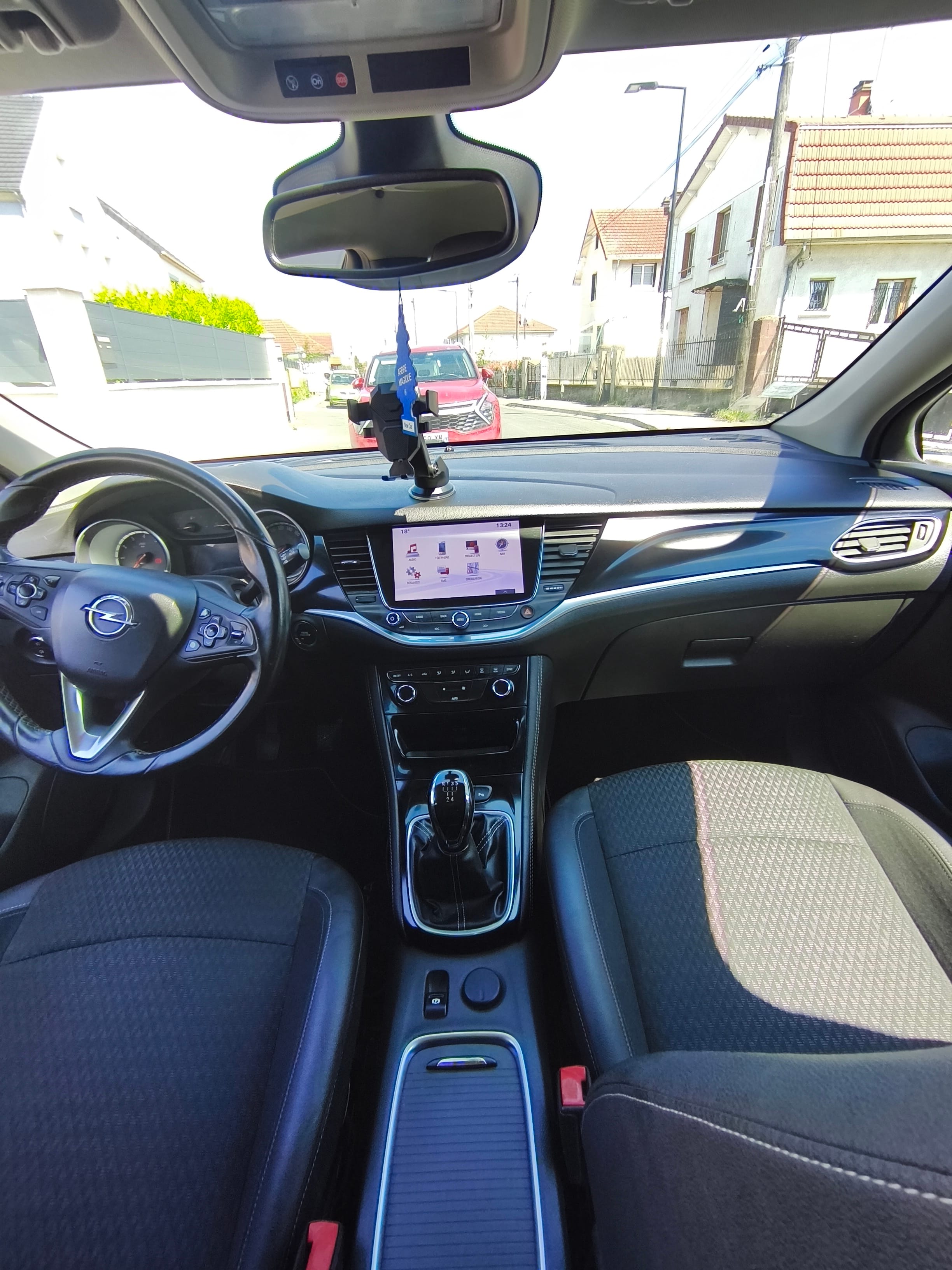 Opel Astra avec Régulateur de vitesse