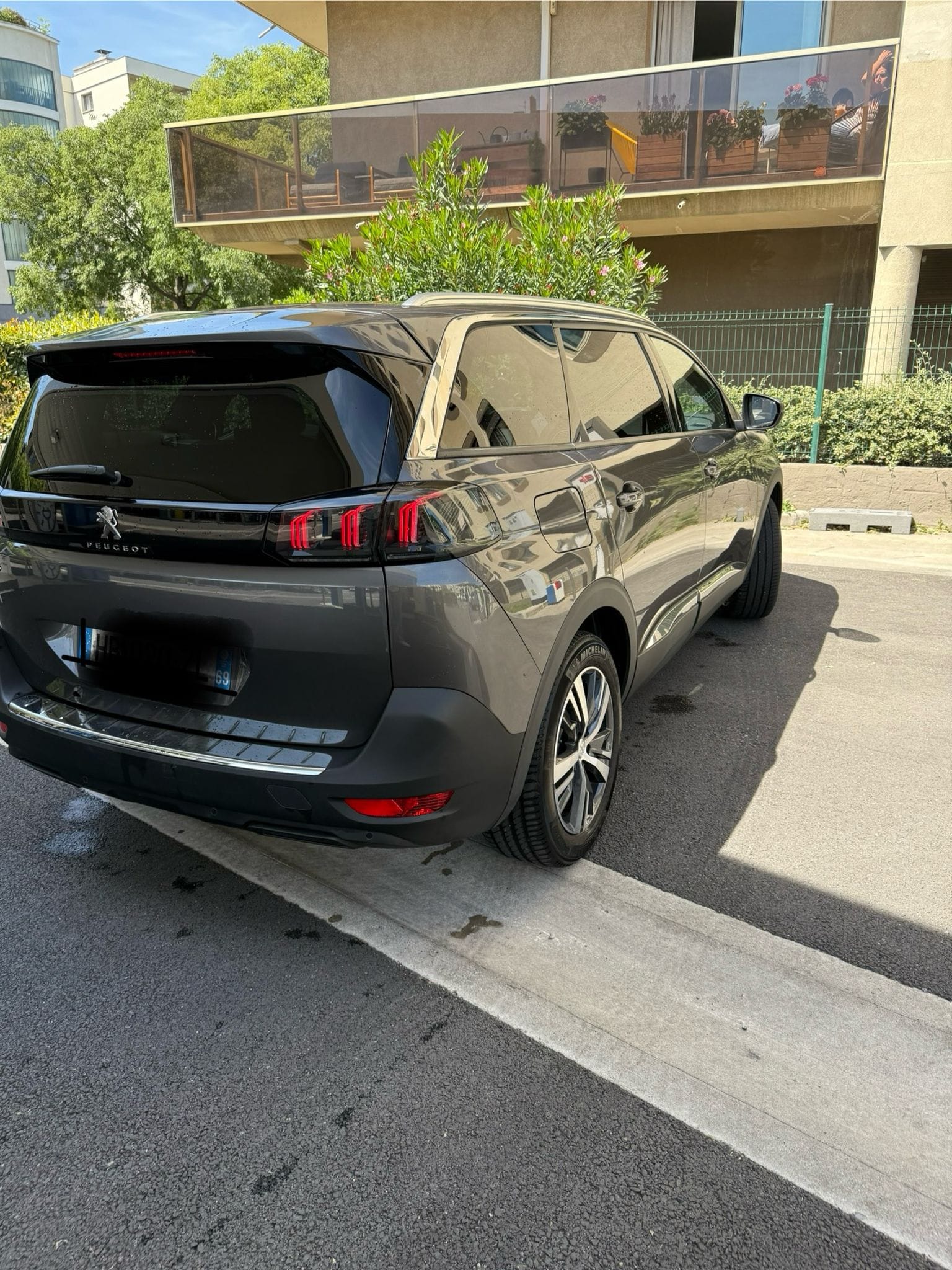 Peugeot 5008, 2024, Diesel / Électrique (hybride), automatique, 7 places