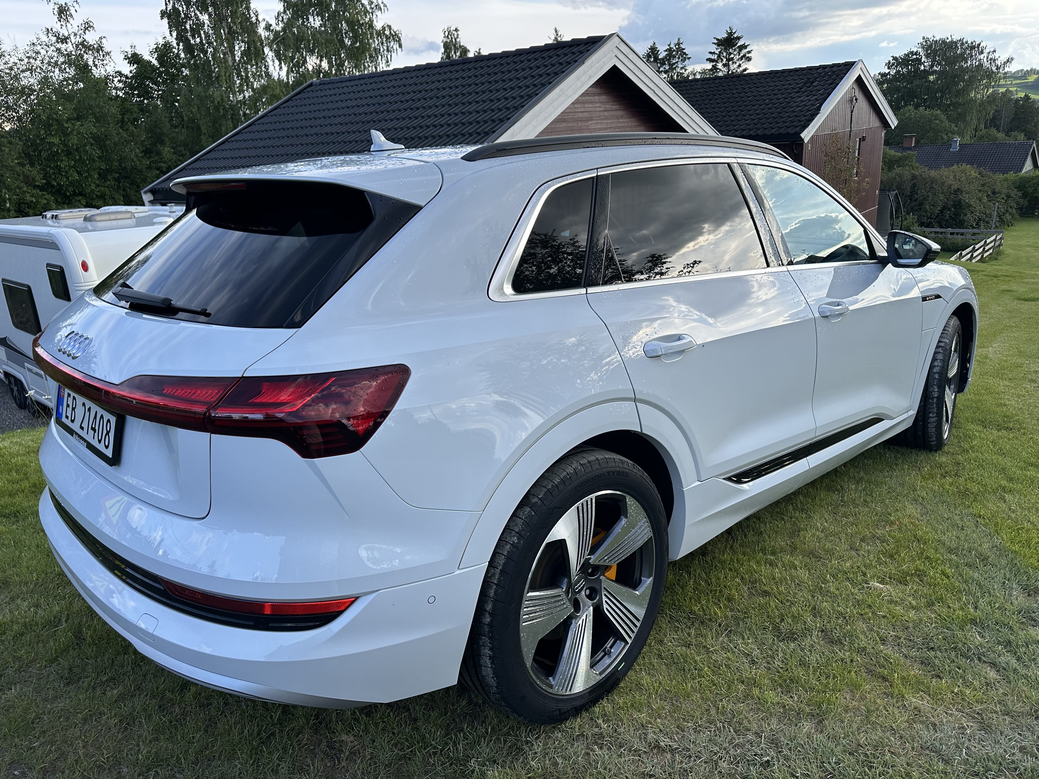 Audi e-tron med GPS