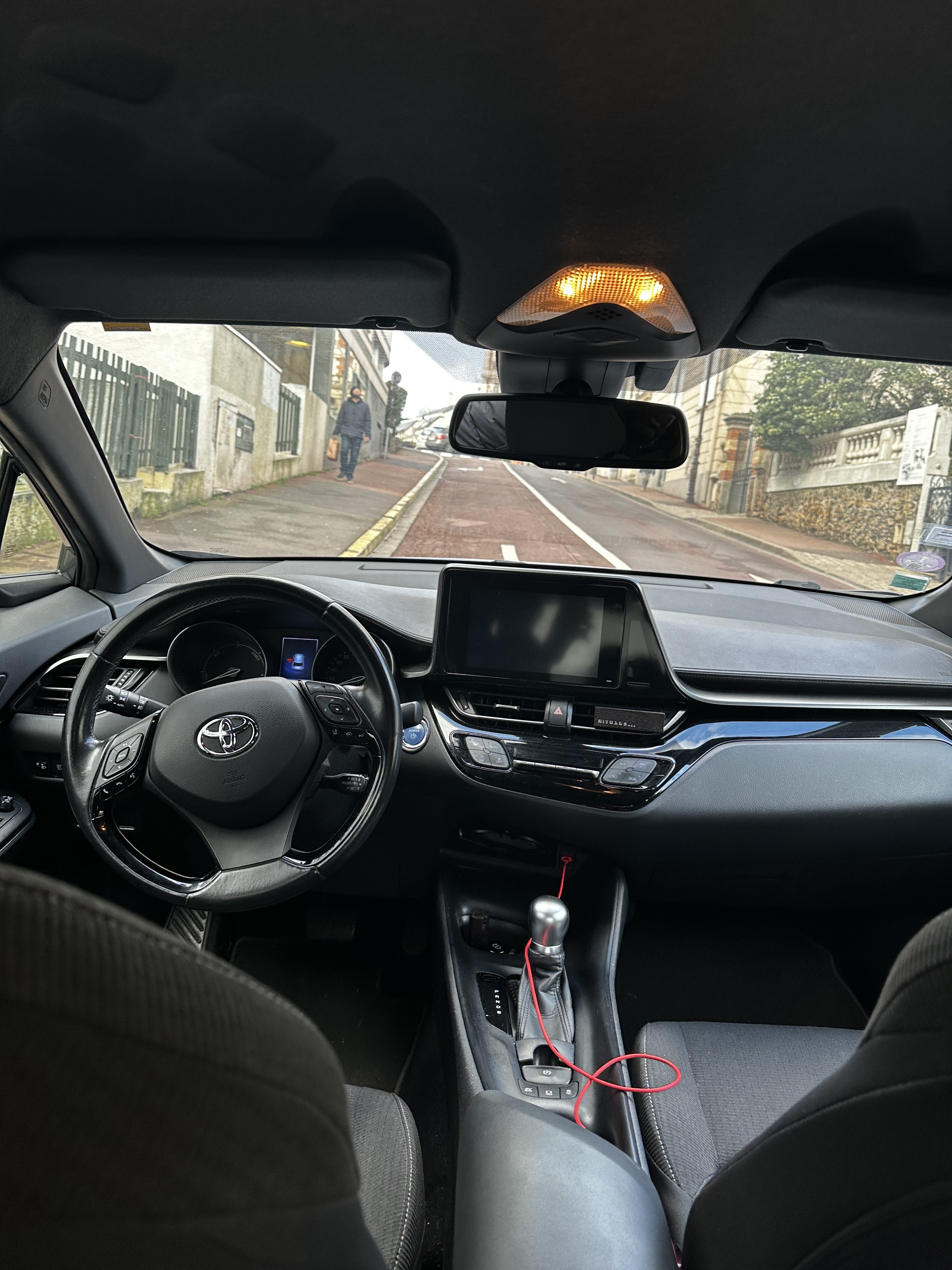 Toyota C-HR Hybrid avec Quatre roues motrices