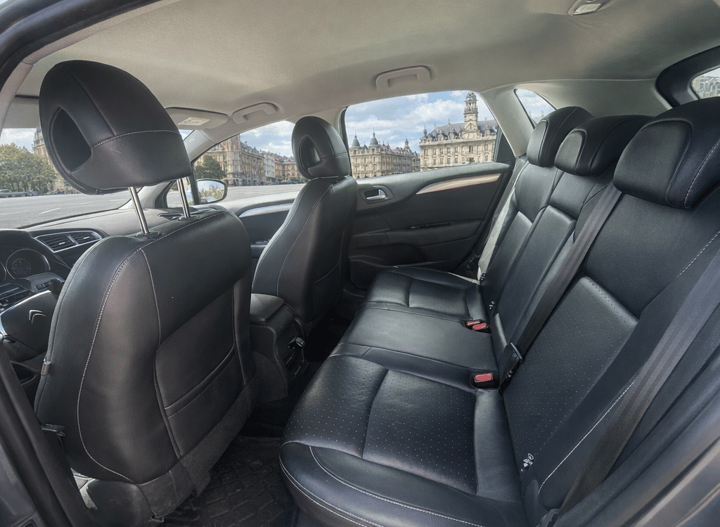 Citroen C4 avec Entrée audio / iPod