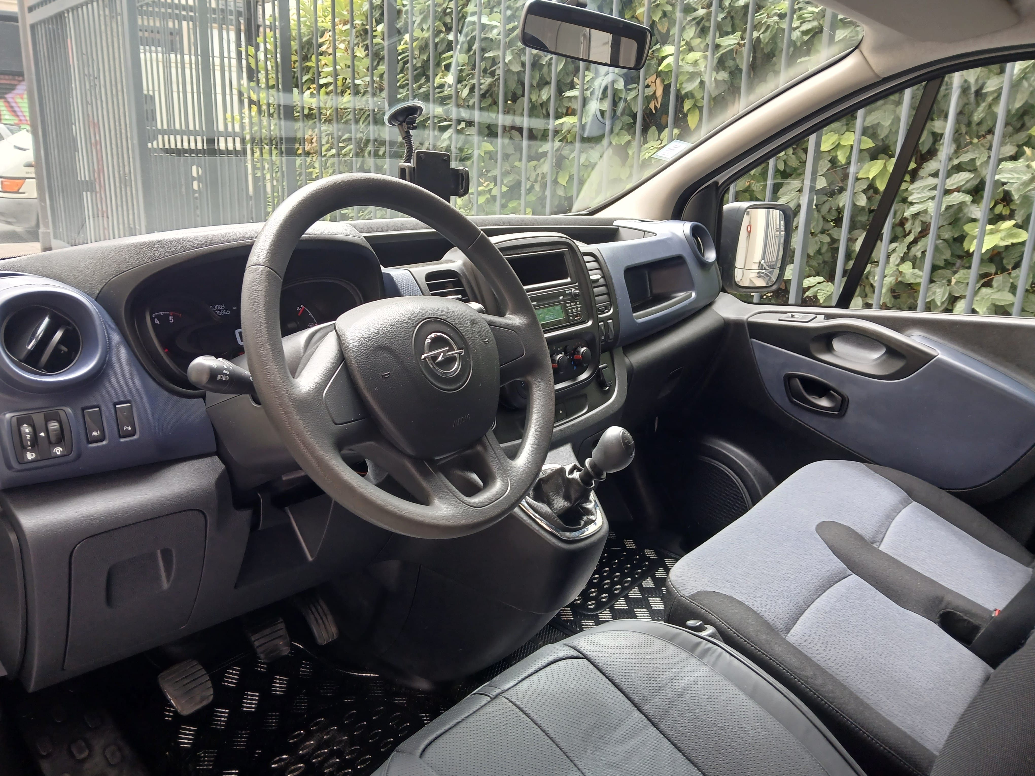 Opel Vivaro avec Port USB