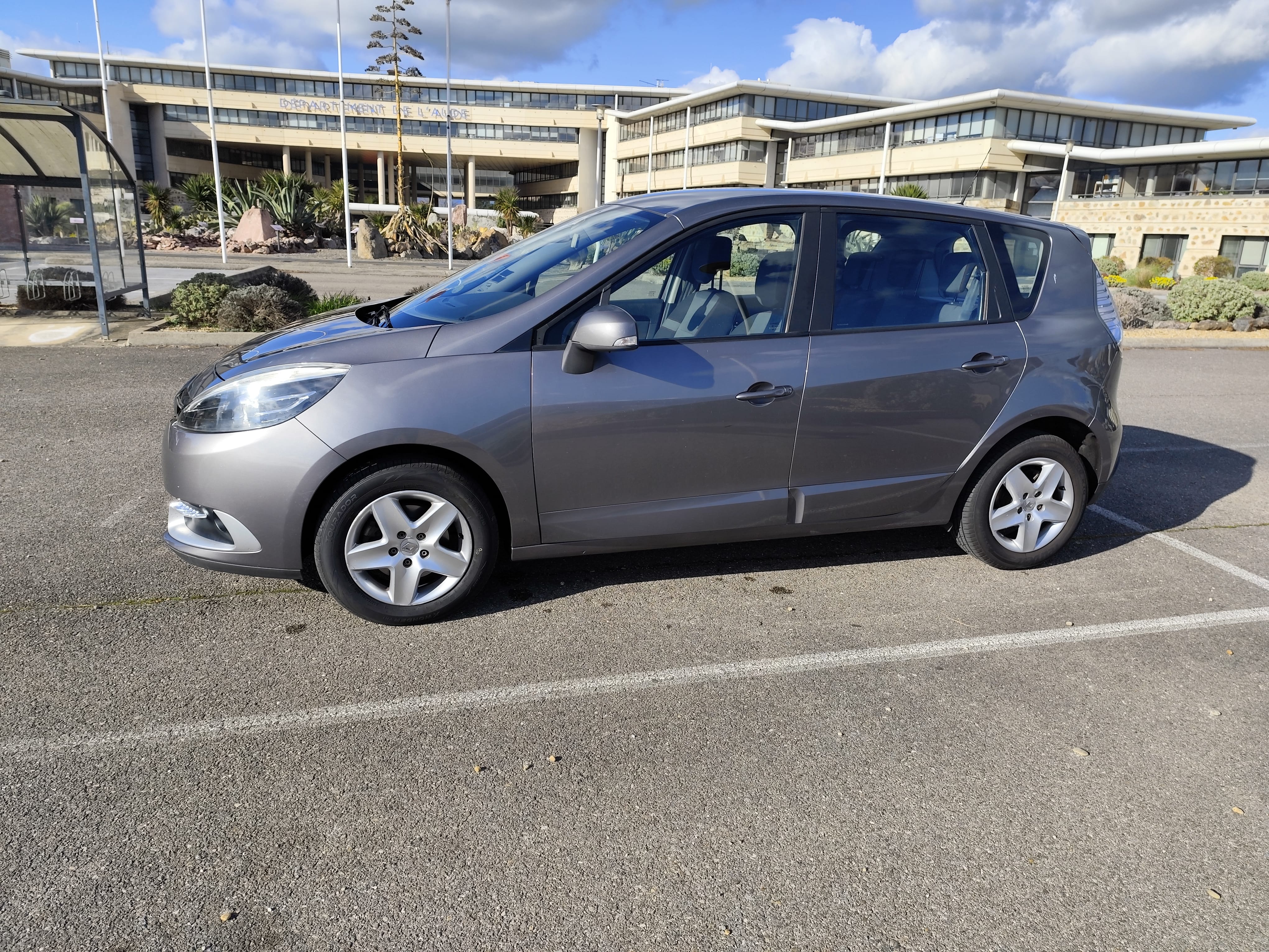 Renault Scenic 1.5 dci avec Climatisation
