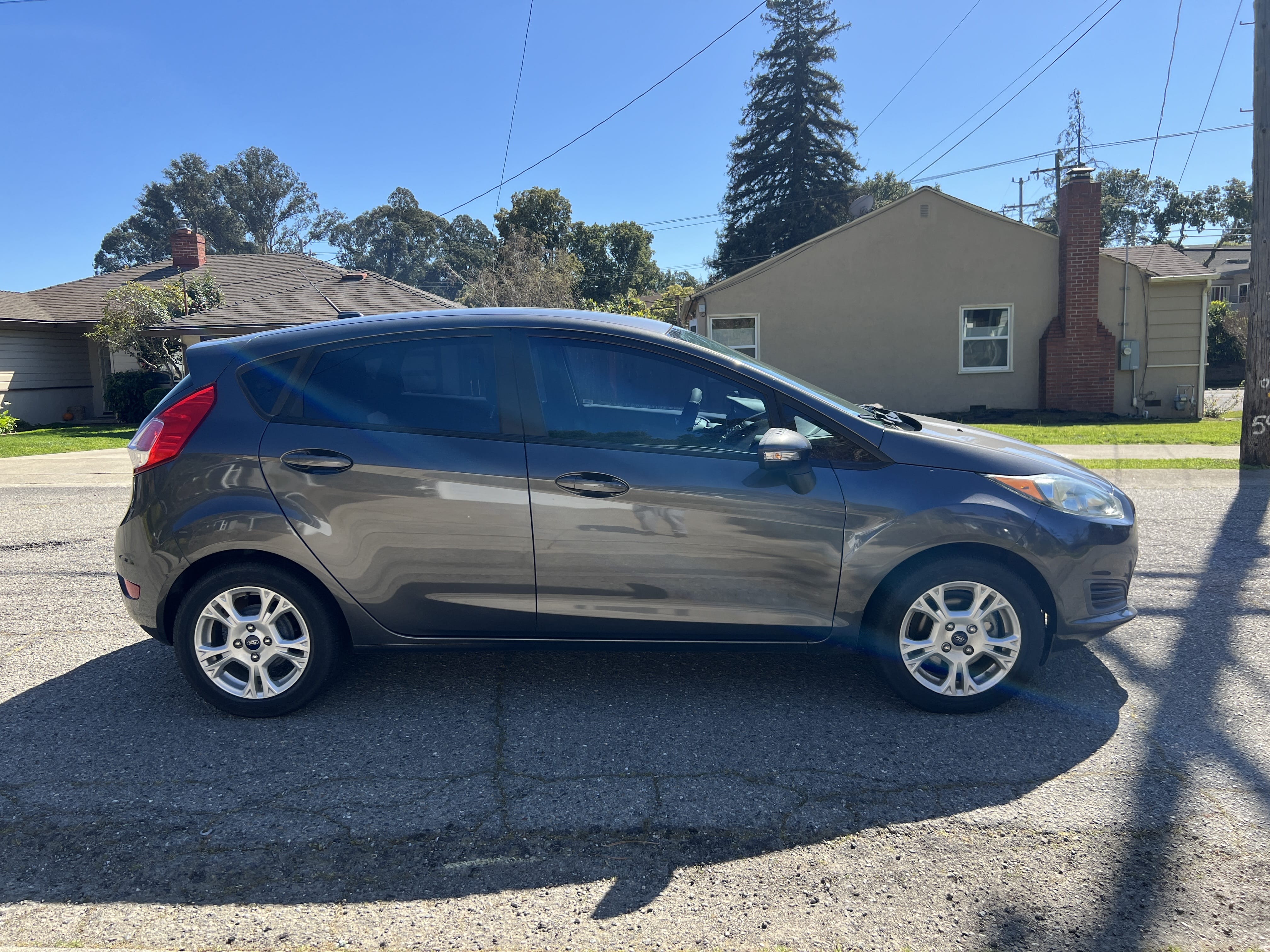 Ford Fiesta SE with Air conditioning