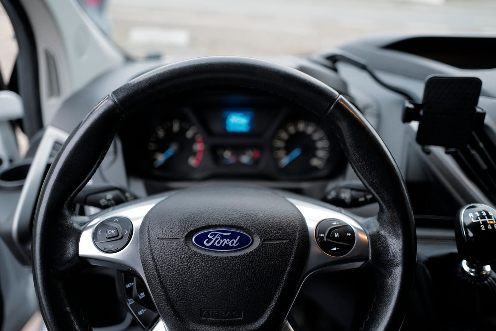 Ford Transit Custom Varebil med Bluetooth audio