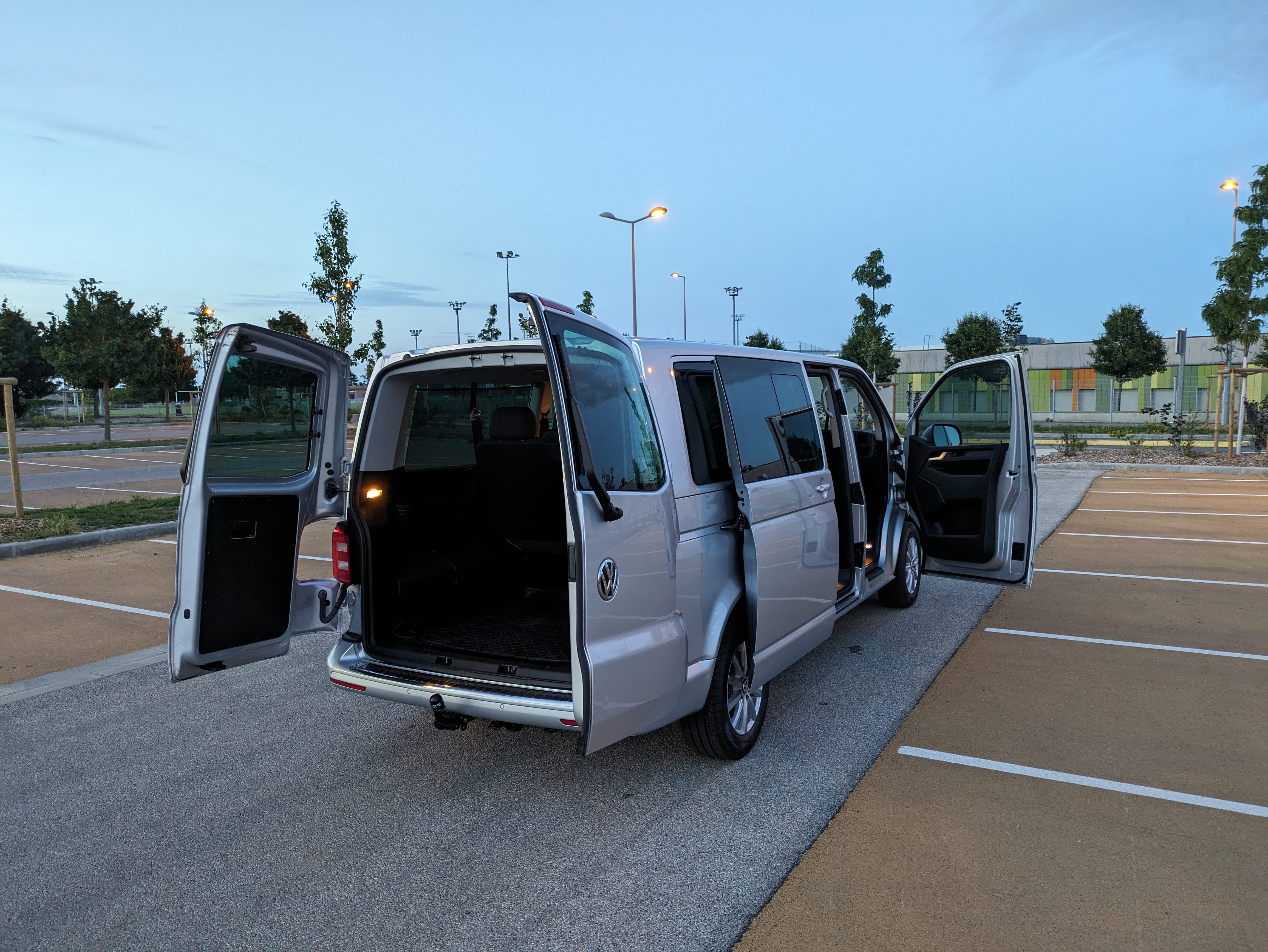 Volkswagen Caravelle 2.0 TDI avec Audio Bluetooth