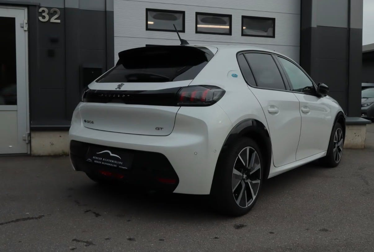 Peugeot 208 med Aircondition