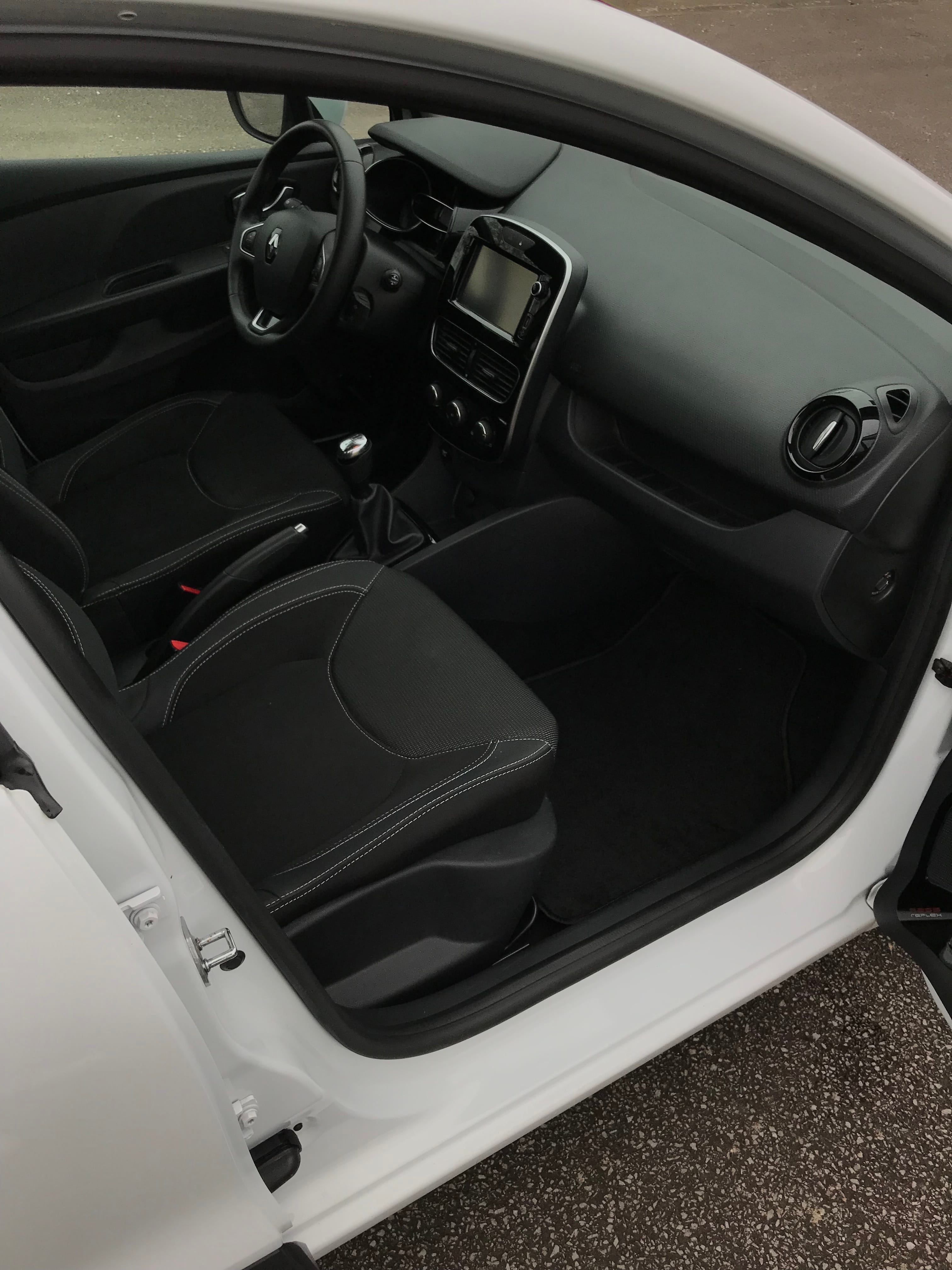 Renault Clio 4 (Noté 5/5*) avec Régulateur de vitesse