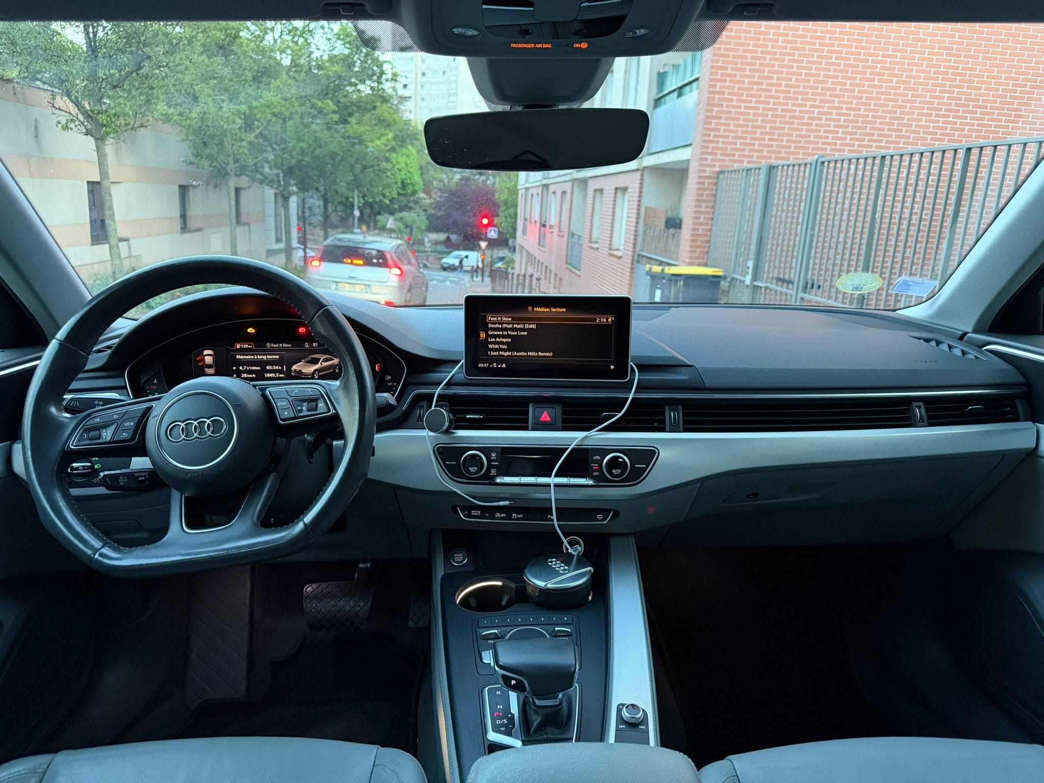 Audi A4 2.0T Premium 2.0 TDI DESIGN LUXE avec GPS