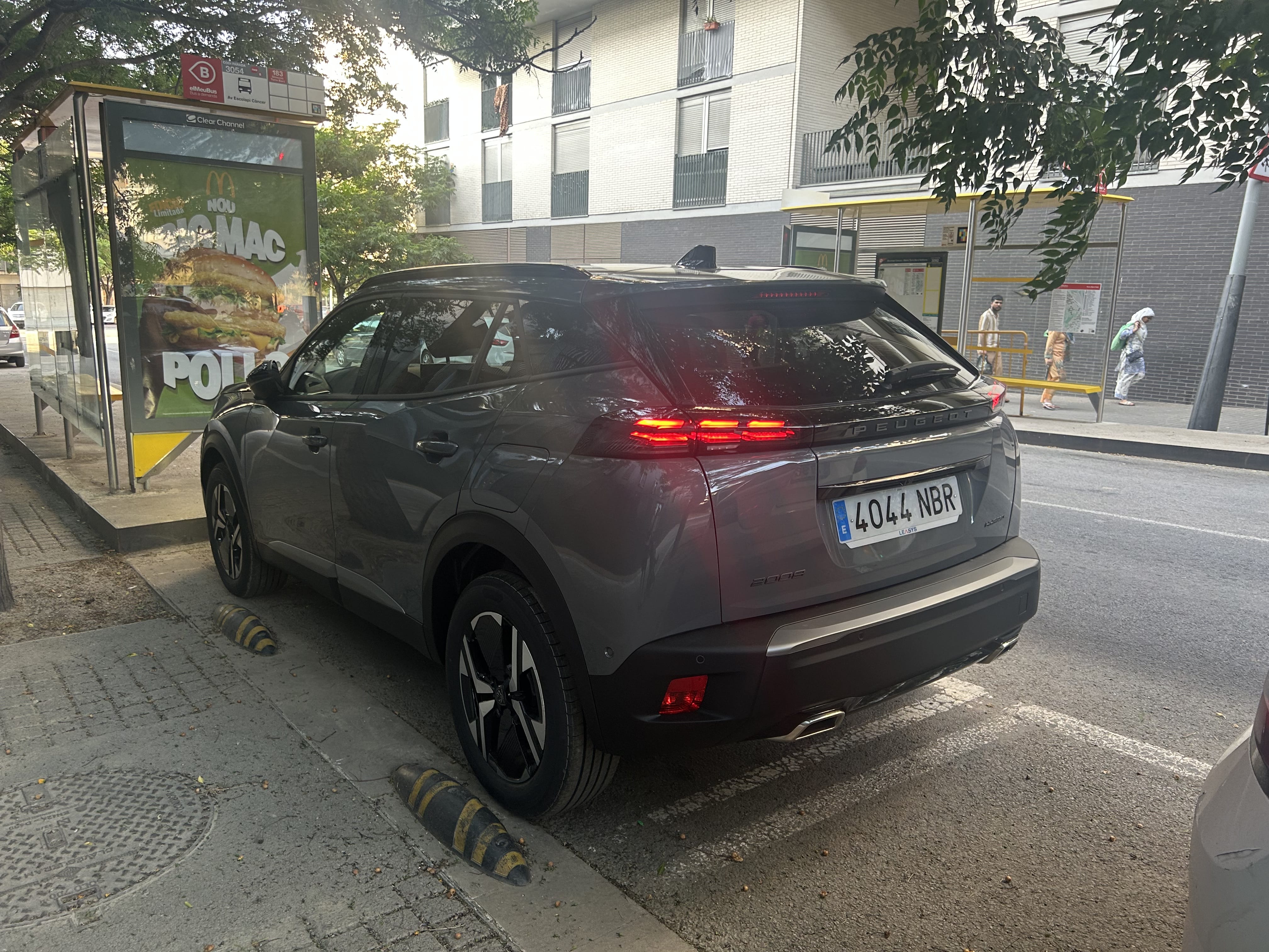 Peugeot 2008 Hybrid 145CV (Nuevo, Junio 2025) con GPS