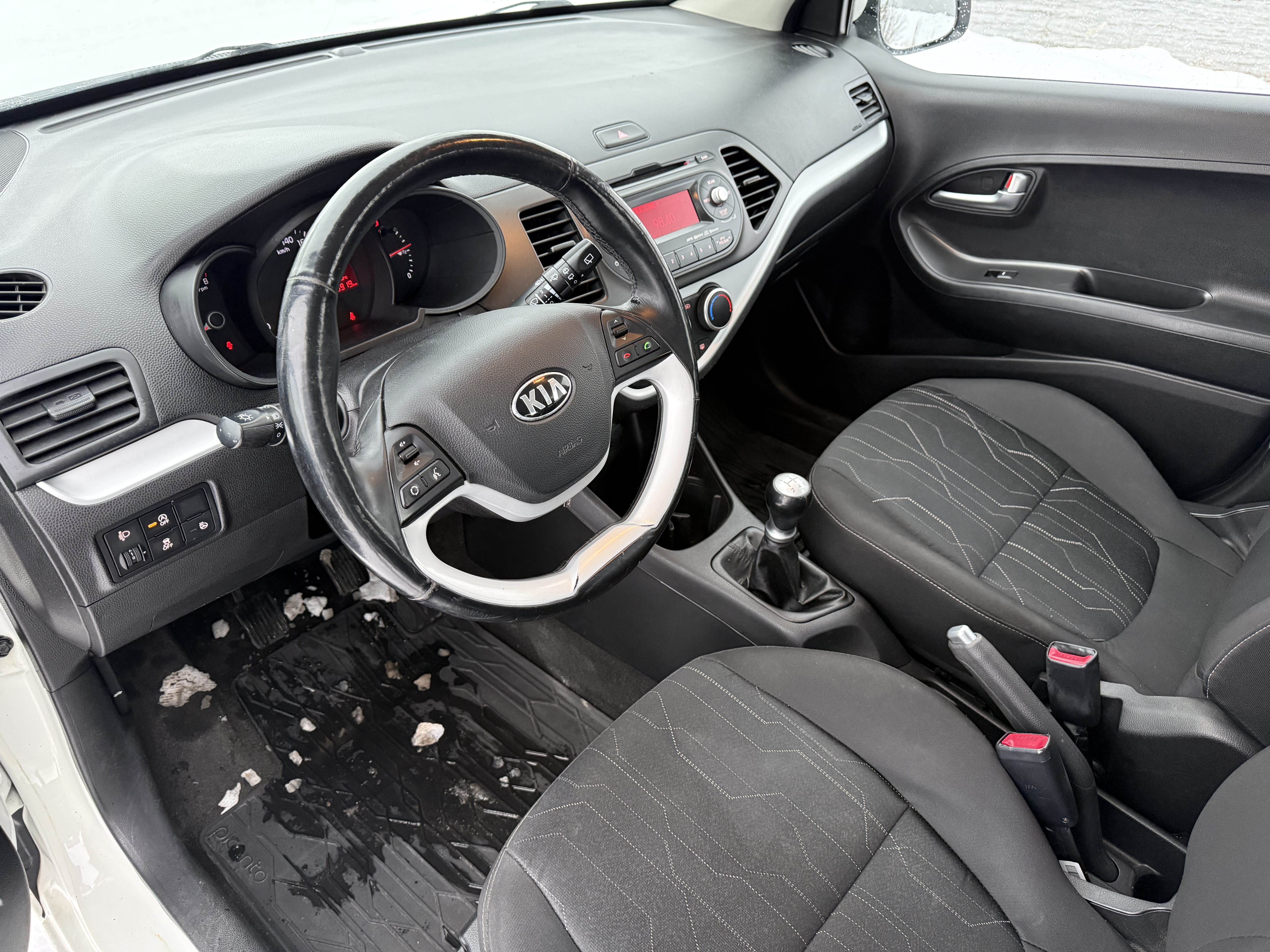 Kia Picanto Morning med Lydinngang