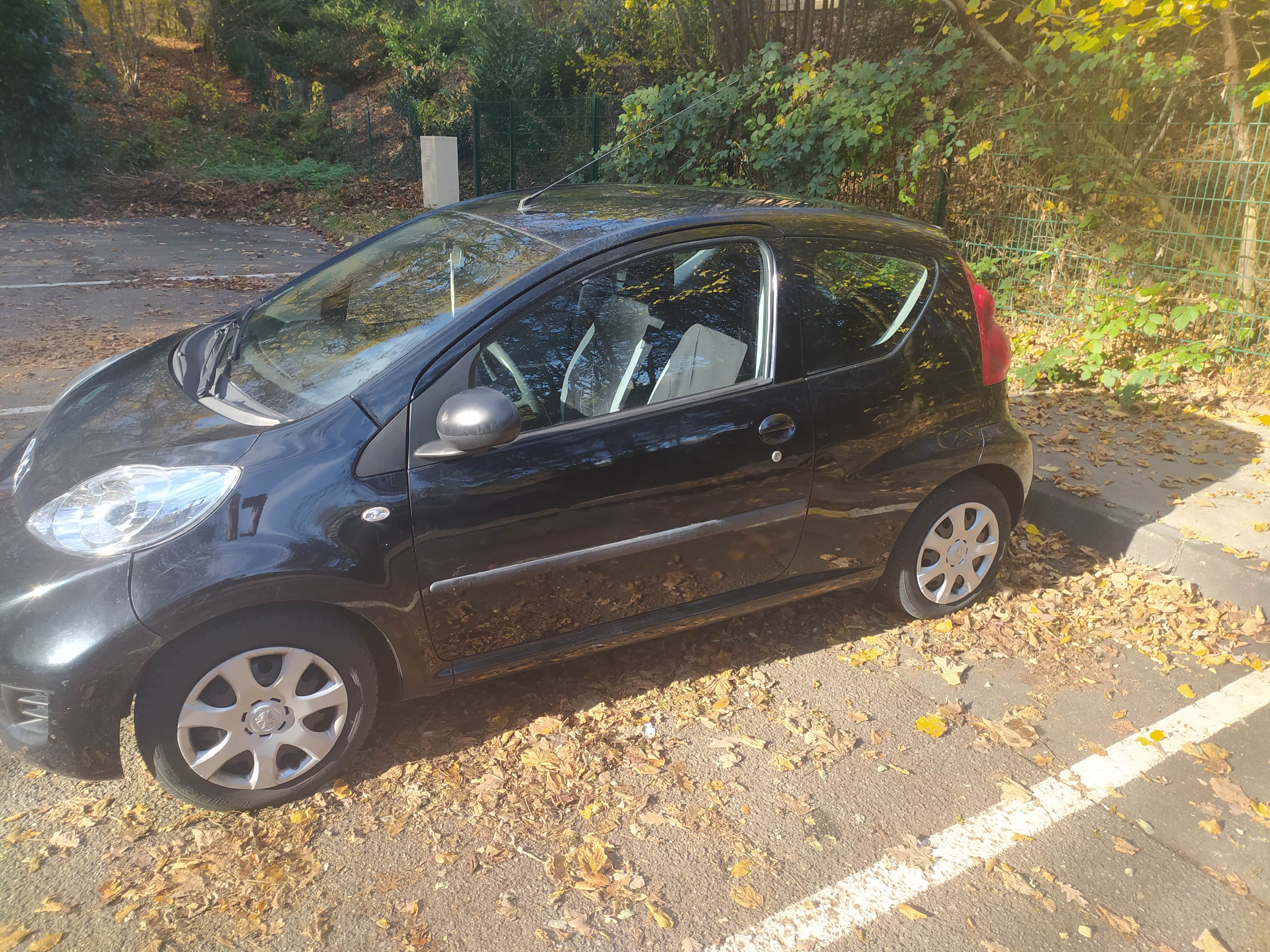 Peugeot 107 1.0 essence avec Climatisation