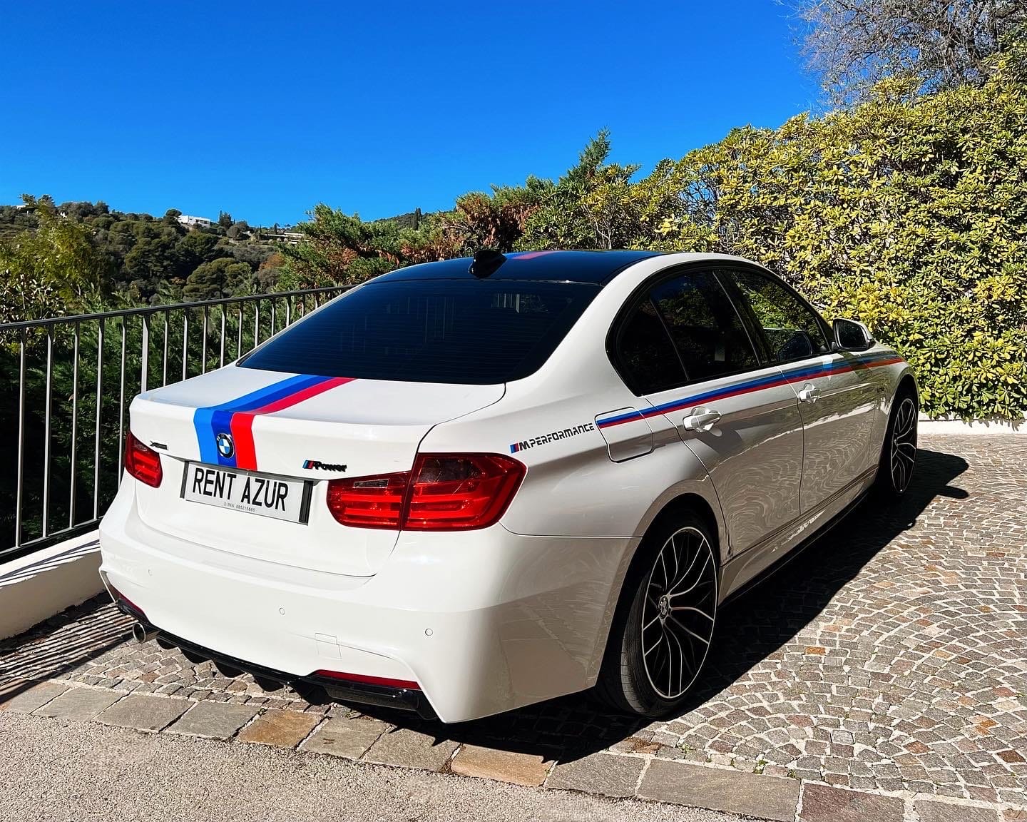 BMW Série 3 avec GPS
