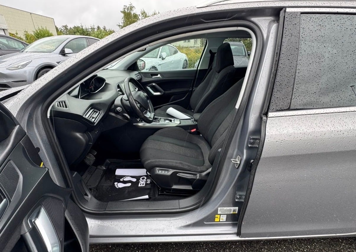 Peugeot 308 med Ryggekamera