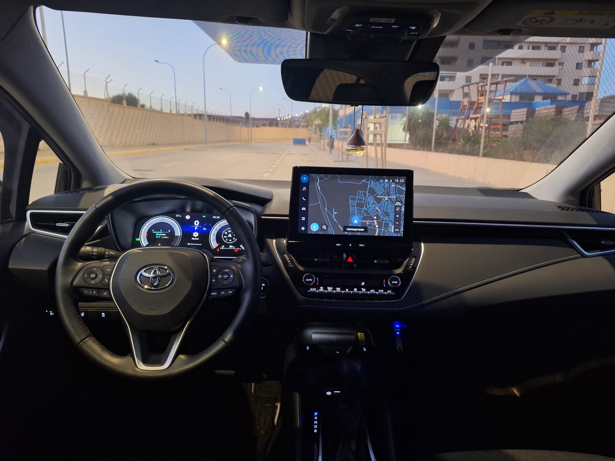 Toyota Corolla Híbrido con GPS